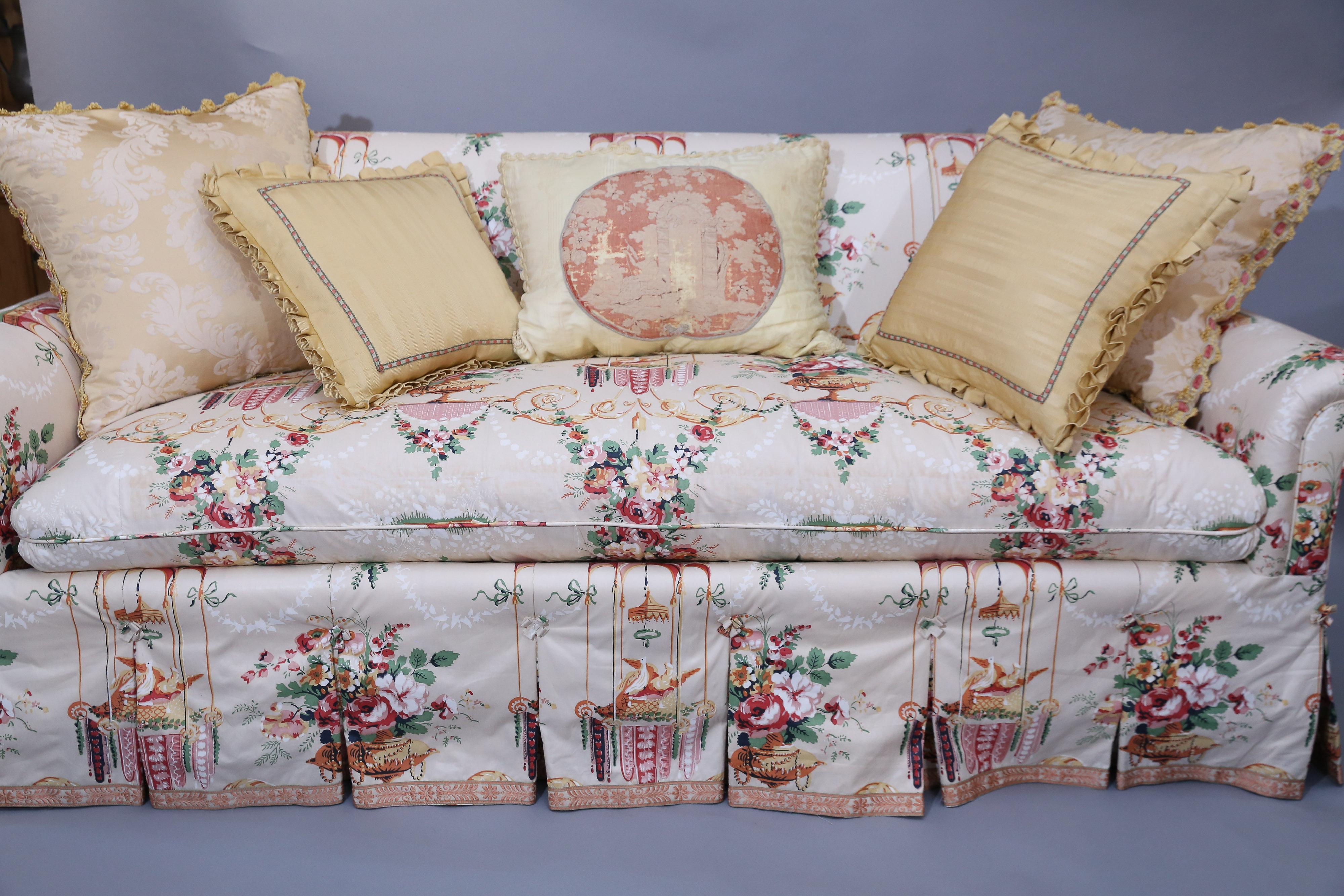 Sofa and Pair of Slipper Chairs in Floral Fabric For Sale 8