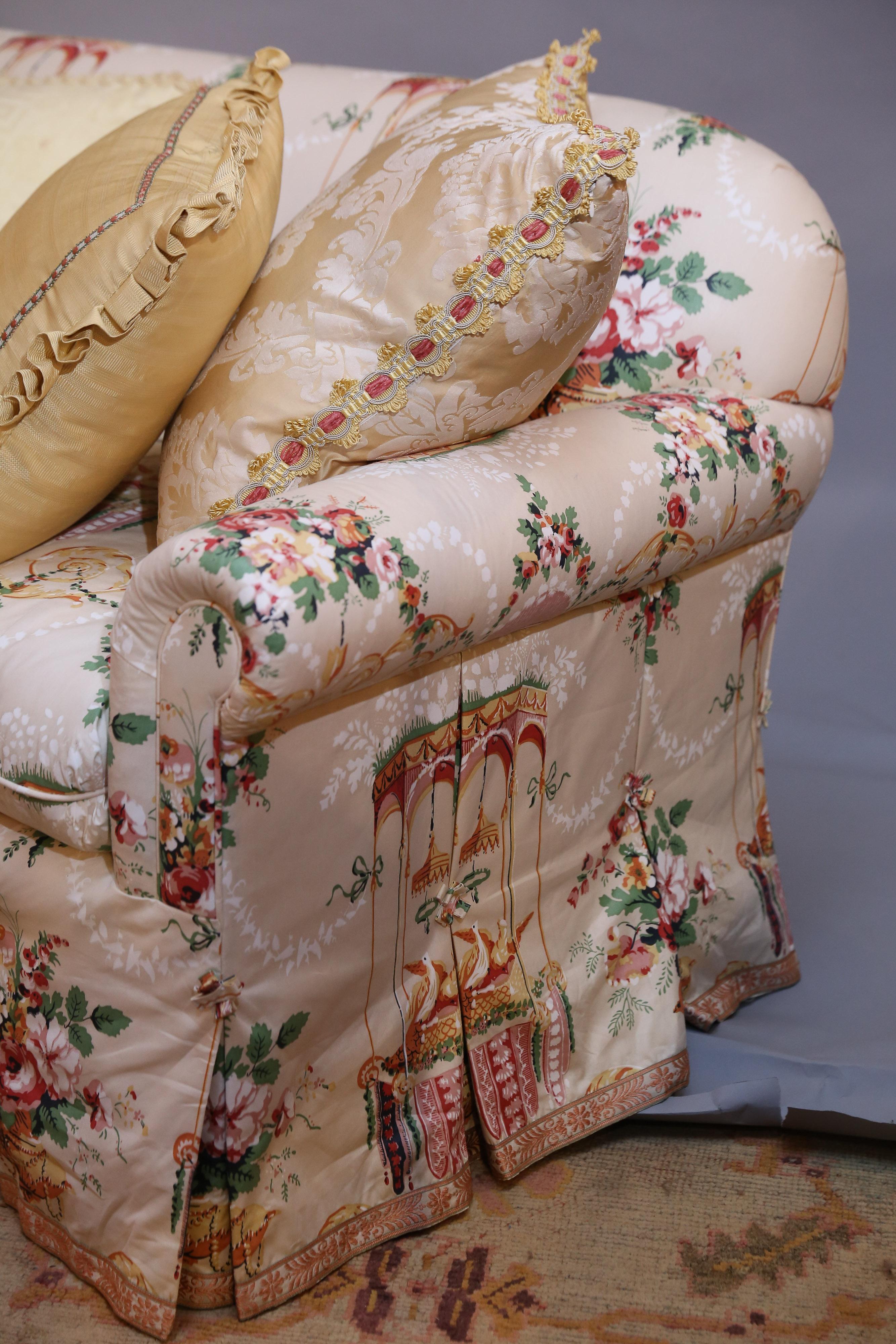 Sofa and Pair of Slipper Chairs in Floral Fabric For Sale 9