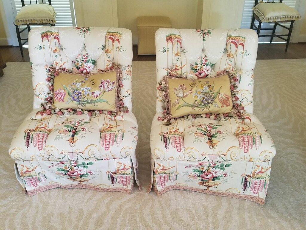Hand-Crafted Sofa and Pair of Slipper Chairs in Floral Fabric For Sale
