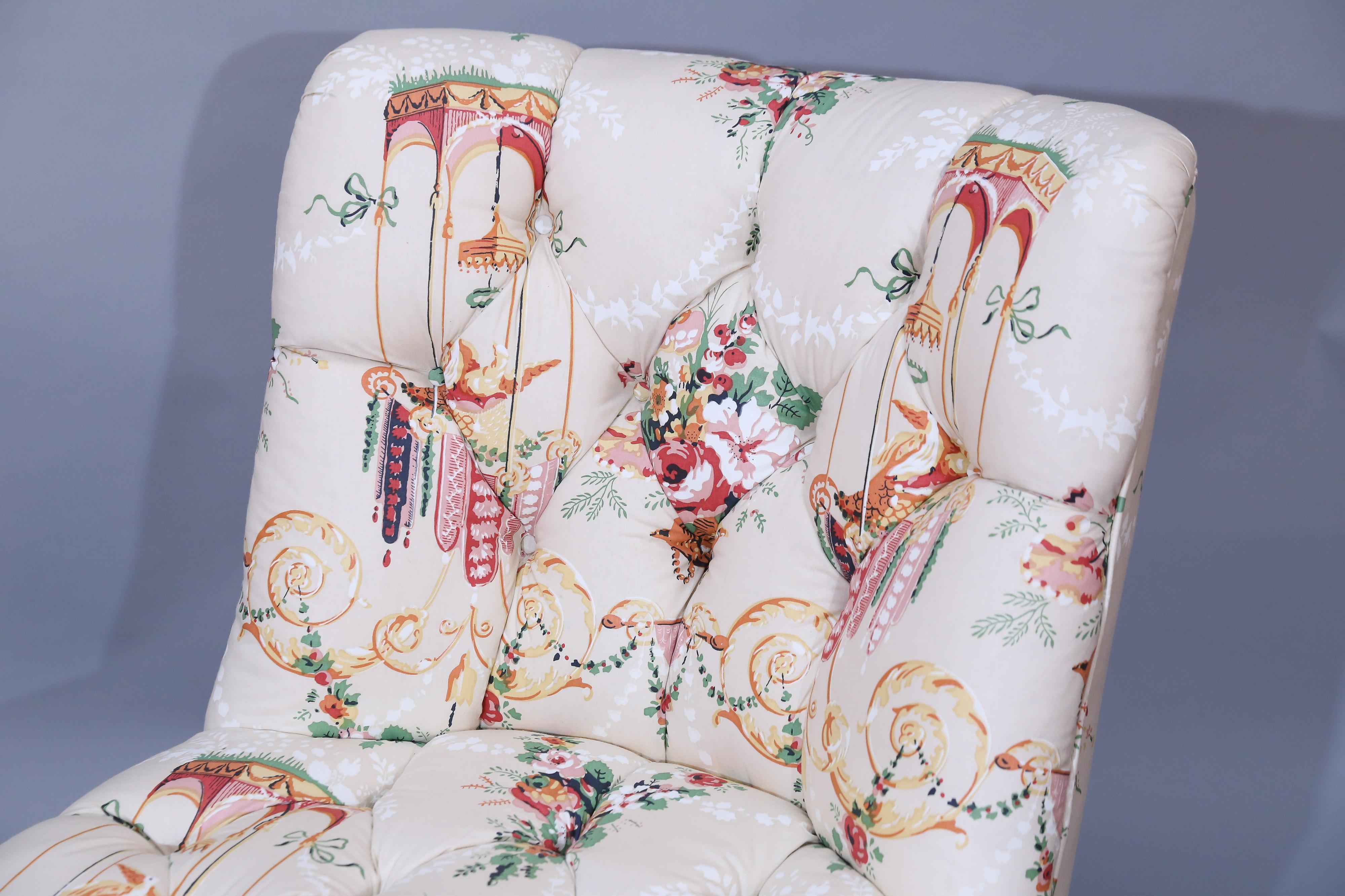 Sofa and Pair of Slipper Chairs in Floral Fabric In Excellent Condition For Sale In Houston, TX