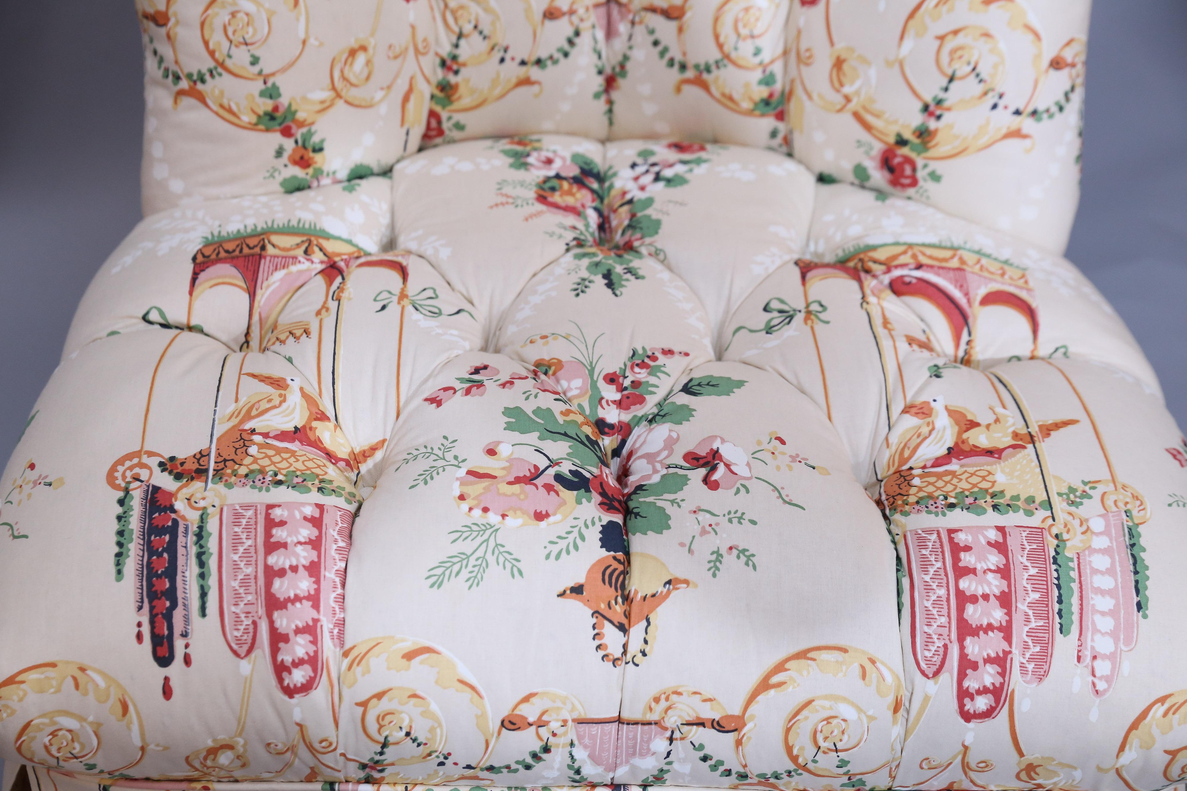 Sofa and Pair of Slipper Chairs in Floral Fabric For Sale 1