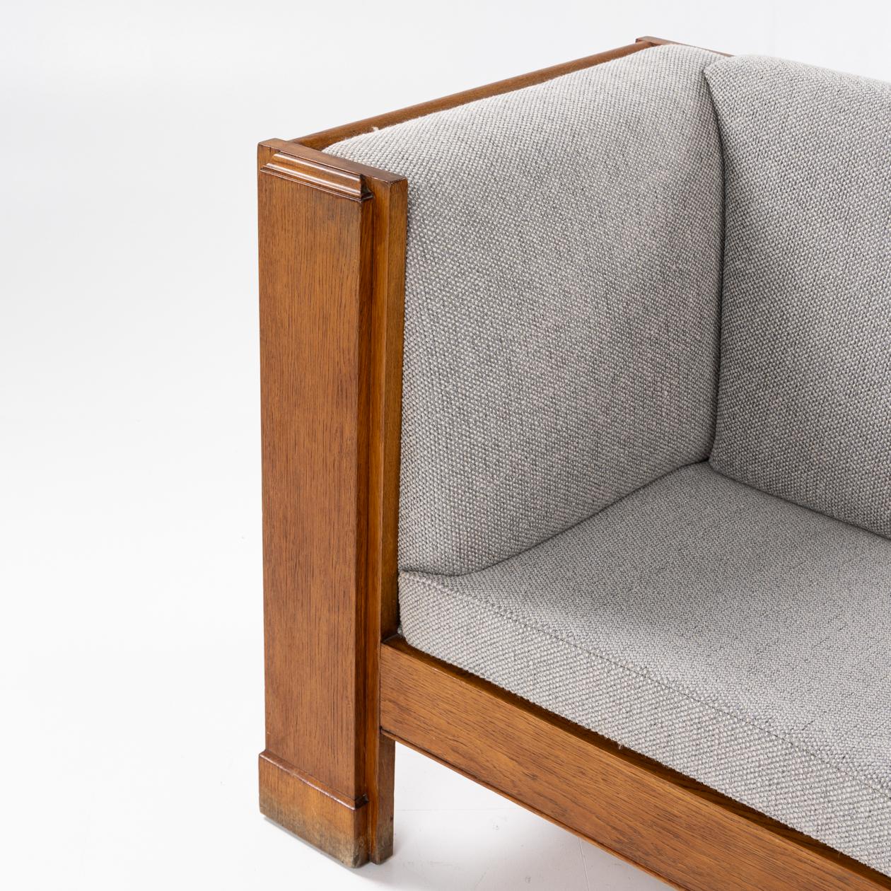 Frits Henningsen zugeschriebenes Sofa (Skandinavische Moderne) im Angebot