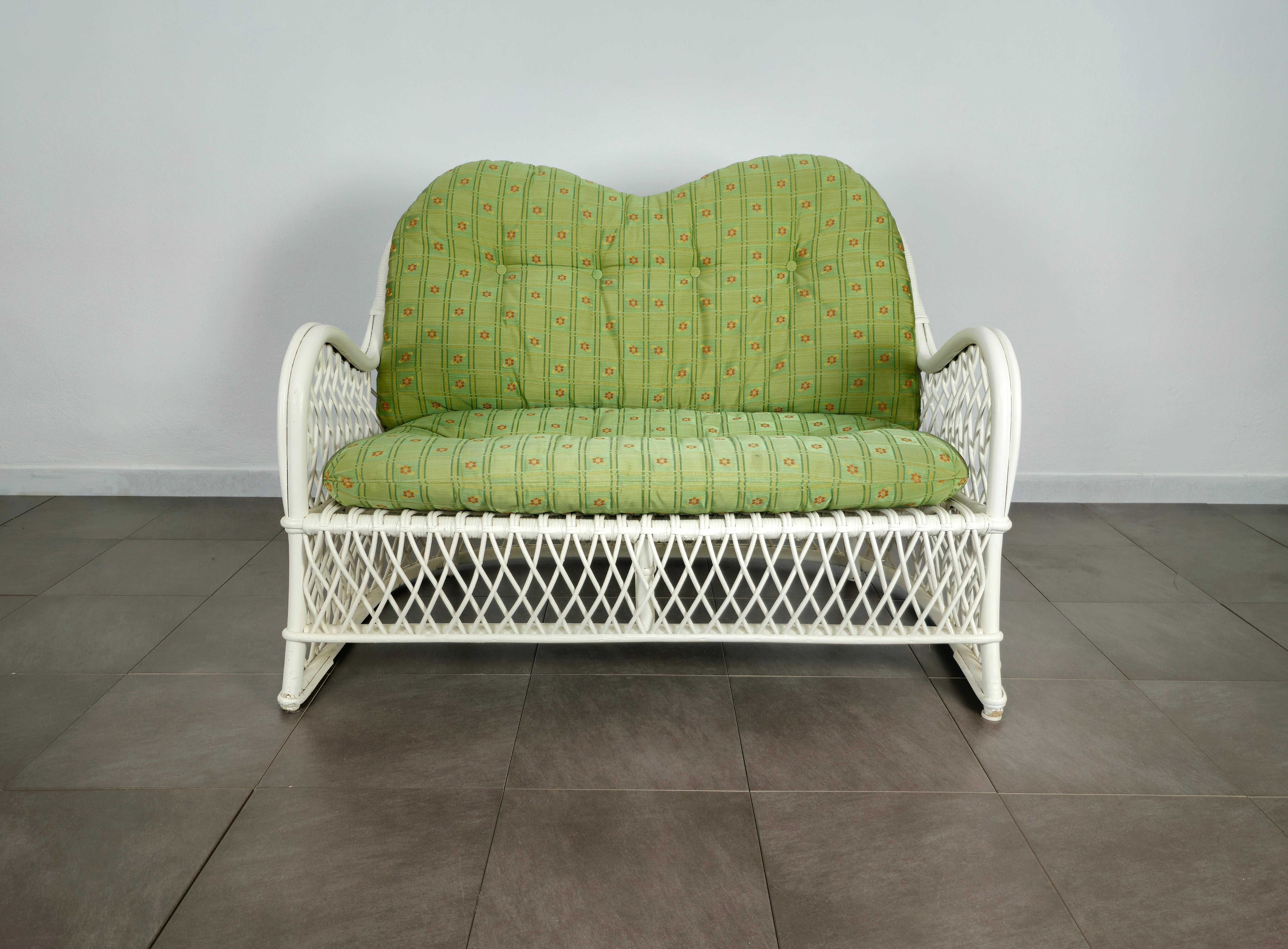 Sofa Bamboo Rattan Green Fabric Attributed to Vivai del Sud Midcentury, 1970s For Sale 2