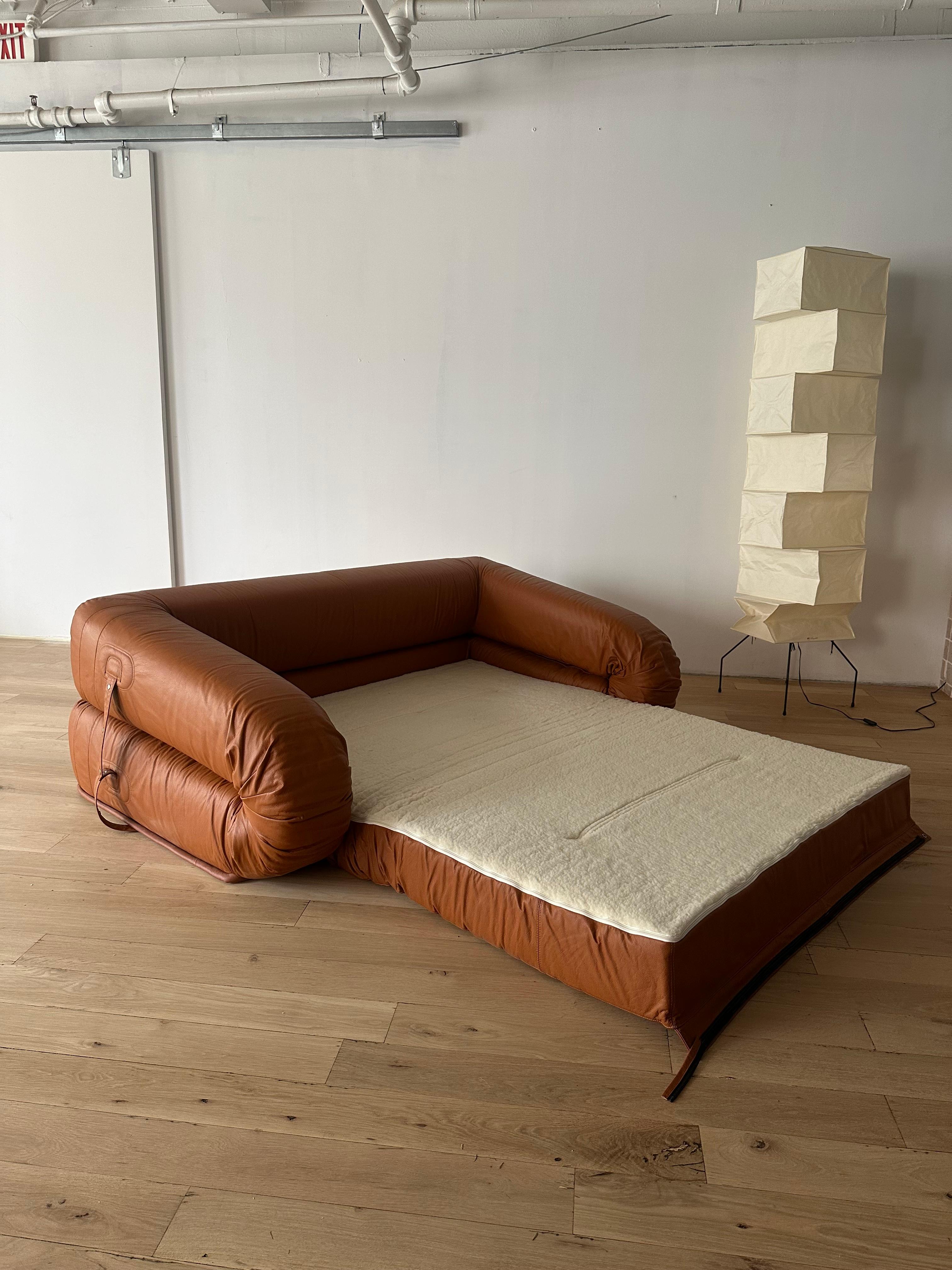 Postmoderne Canapé/lit ''Anfibio'' par Alessandro Becchi pour Giovannetti Collezioni