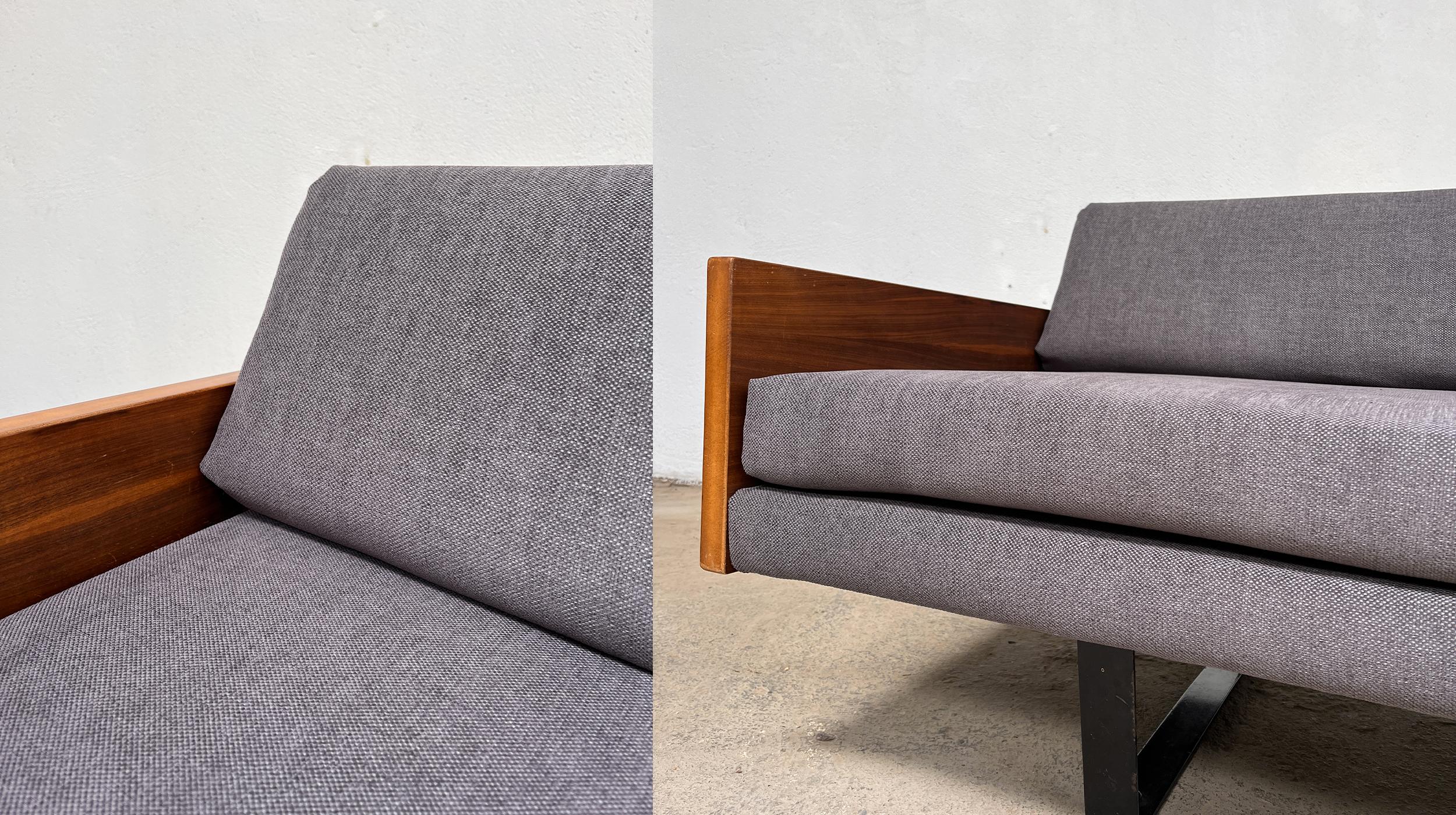 Sofa bed Robin Day 1980 Habitat edition

Daybed by English designer Robin Day from Habitat editions of the 80s. Hille London produced it in the 1950s. Originally called the Convertible Bed-Settee, Robin Day designed it for young people living in