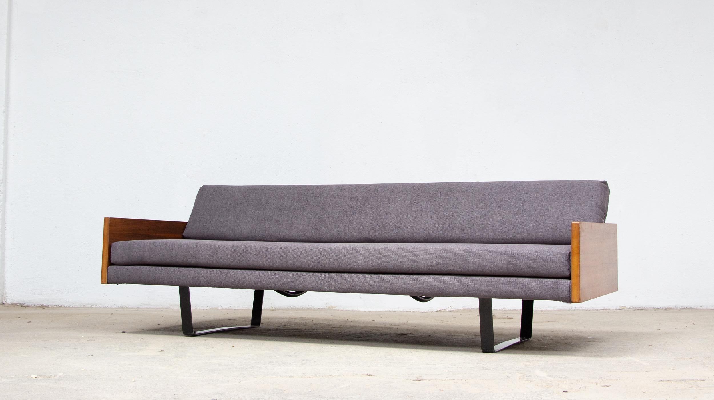 English Sofa bed by Robin Day for Habitat 80's For Sale