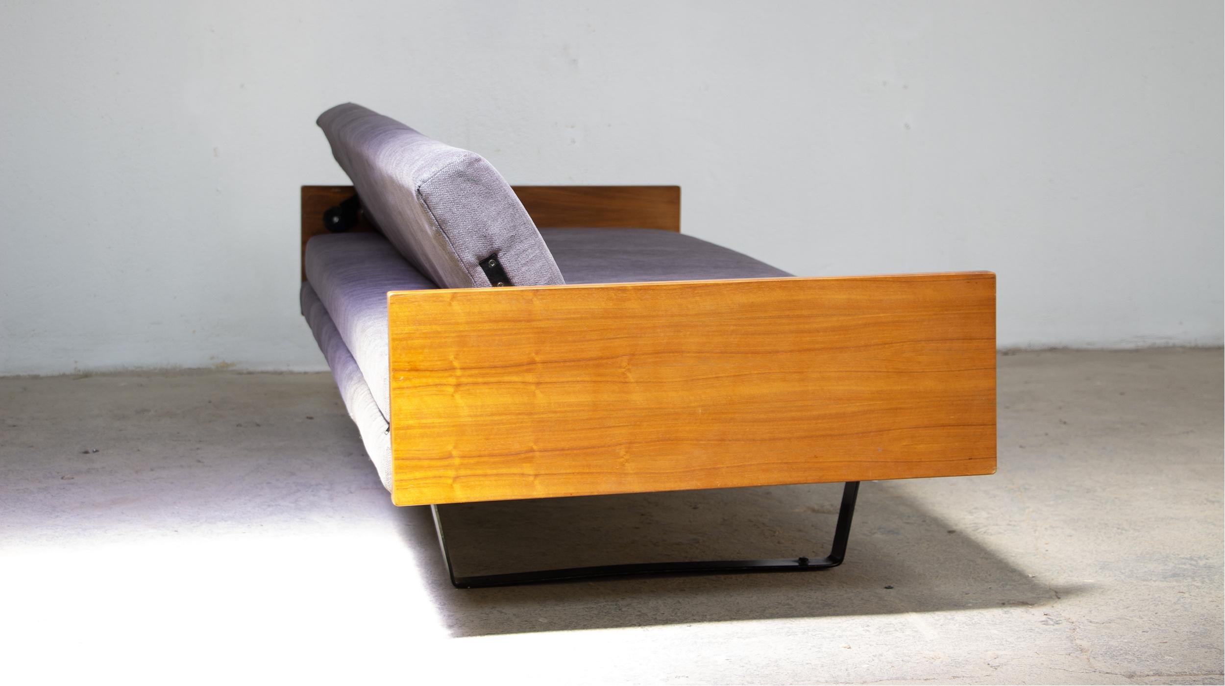 Sofa bed by Robin Day for Habitat 80's In Good Condition For Sale In LYON, FR