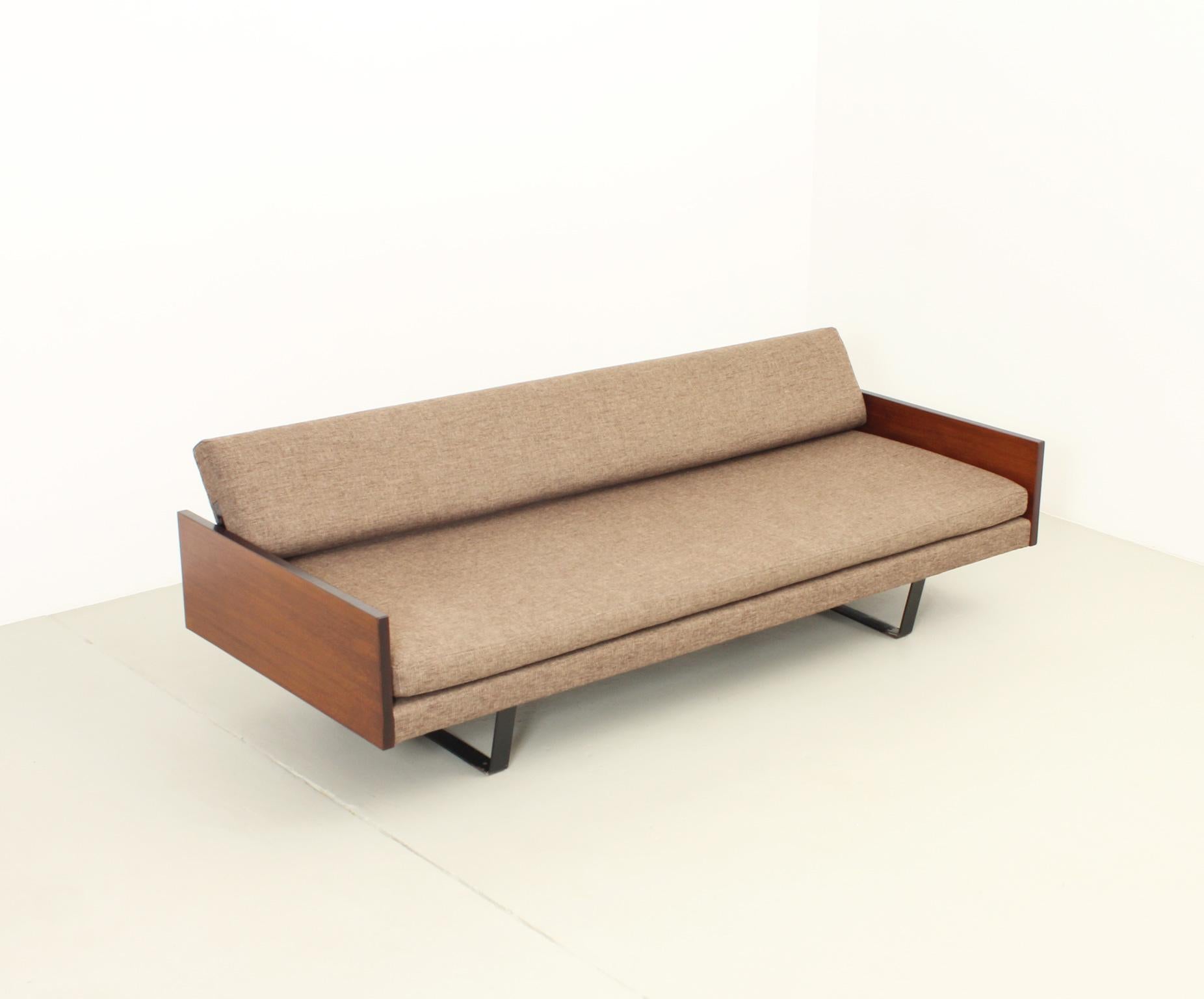 Mid-Century Modern Sofa Bed by Robin Day for Hille, UK, 1957