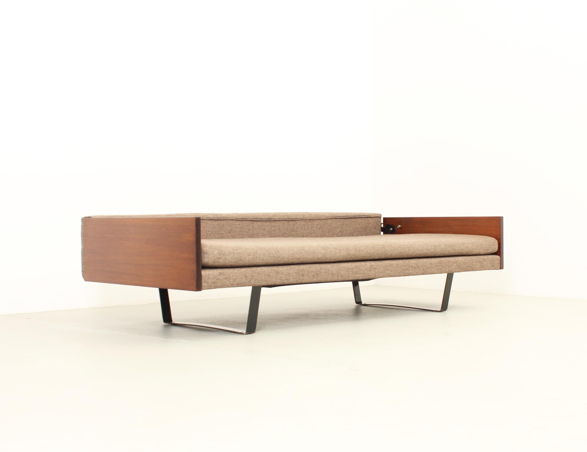 Mid-20th Century Sofa Bed by Robin Day for Hille, UK, 1957