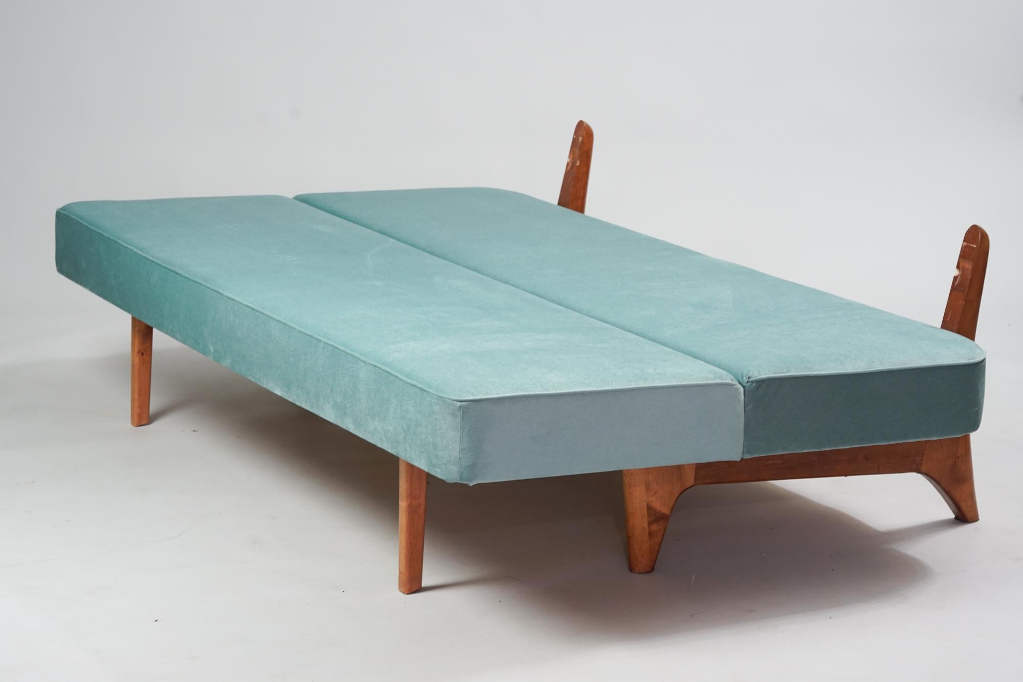 Finnish Scandinavian Modern Sofa Bed, Finland, 1940/1950s  For Sale