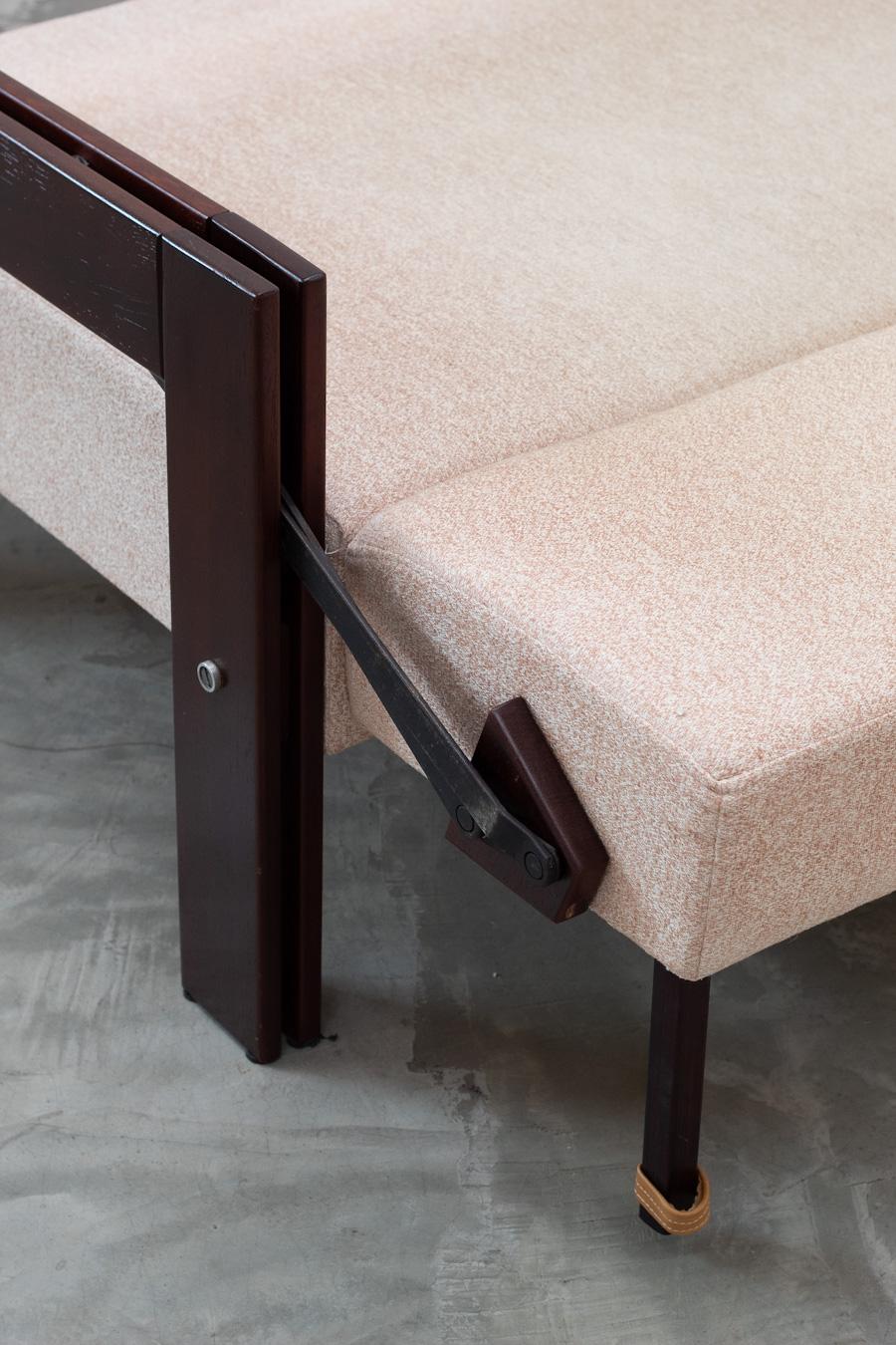 Late 20th Century sofa bed with daybed, MP-85 design by Percival Lafer, 1970. For Sale