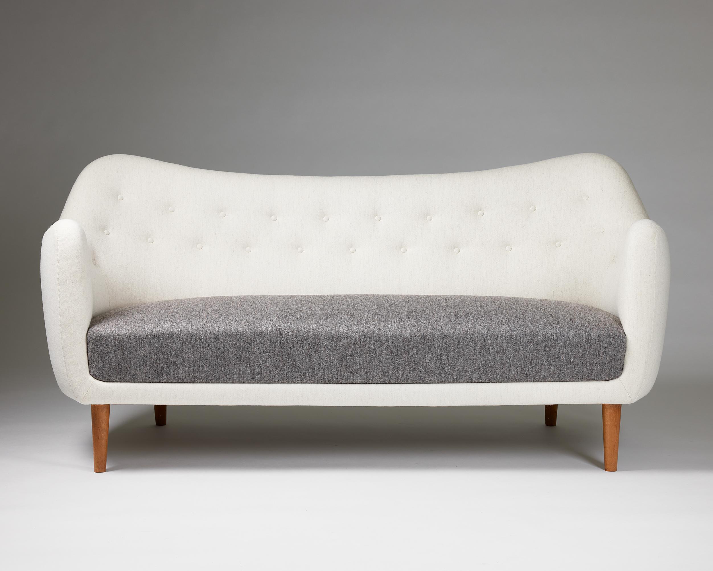 Mid-Century Modern Sofa Bo64 Designed by Finn Juhl for Bovirke, Denmark, 1940s For Sale