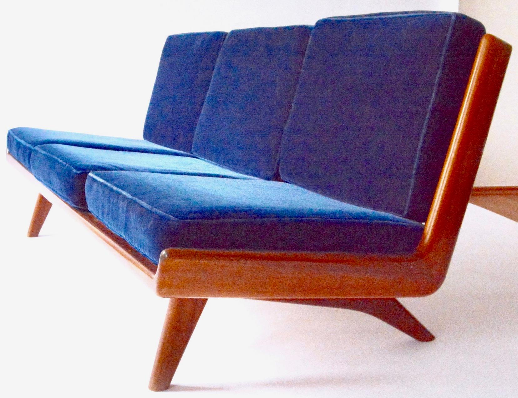 Scandinavian Modern Sofa by Carl Gustav Hiort af Ornäs for Puunveisto OY, Finland, 1950s For Sale