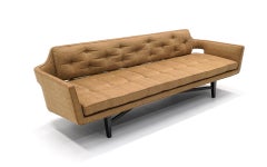 Divano di Edward Wormley per Dunbar, in ottime condizioni originali, tessuto di seta Tan