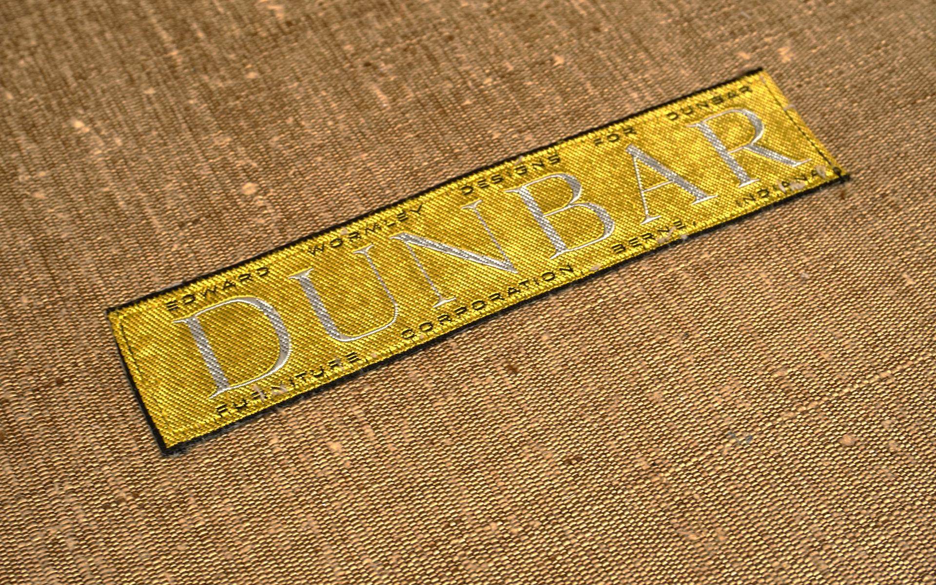 Divano di Edward Wormley per Dunbar, in ottime condizioni originali, tessuto di seta Tan in vendita 2