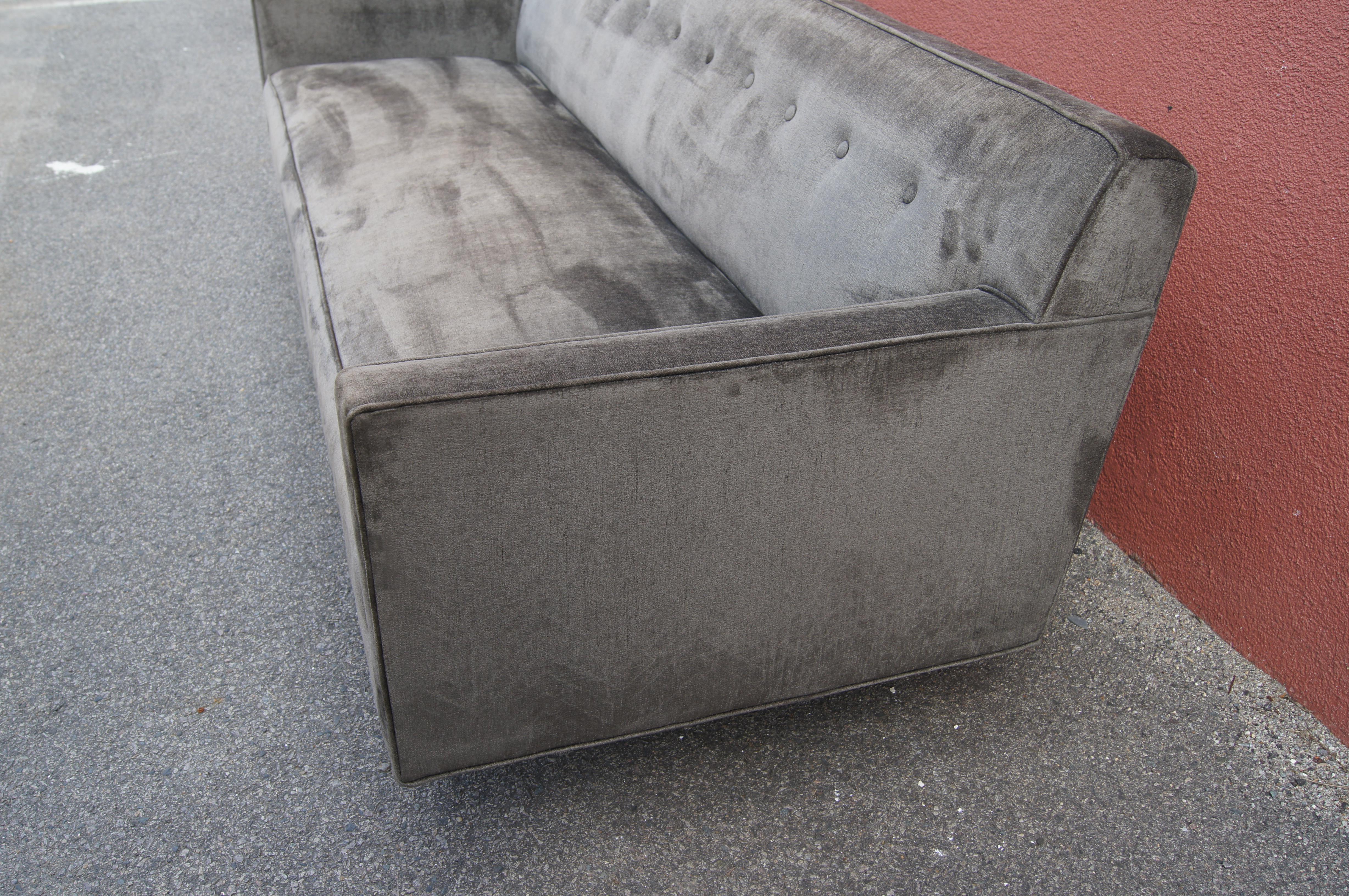 Sofa by Edward Wormley for Dunbar In Good Condition For Sale In Dorchester, MA