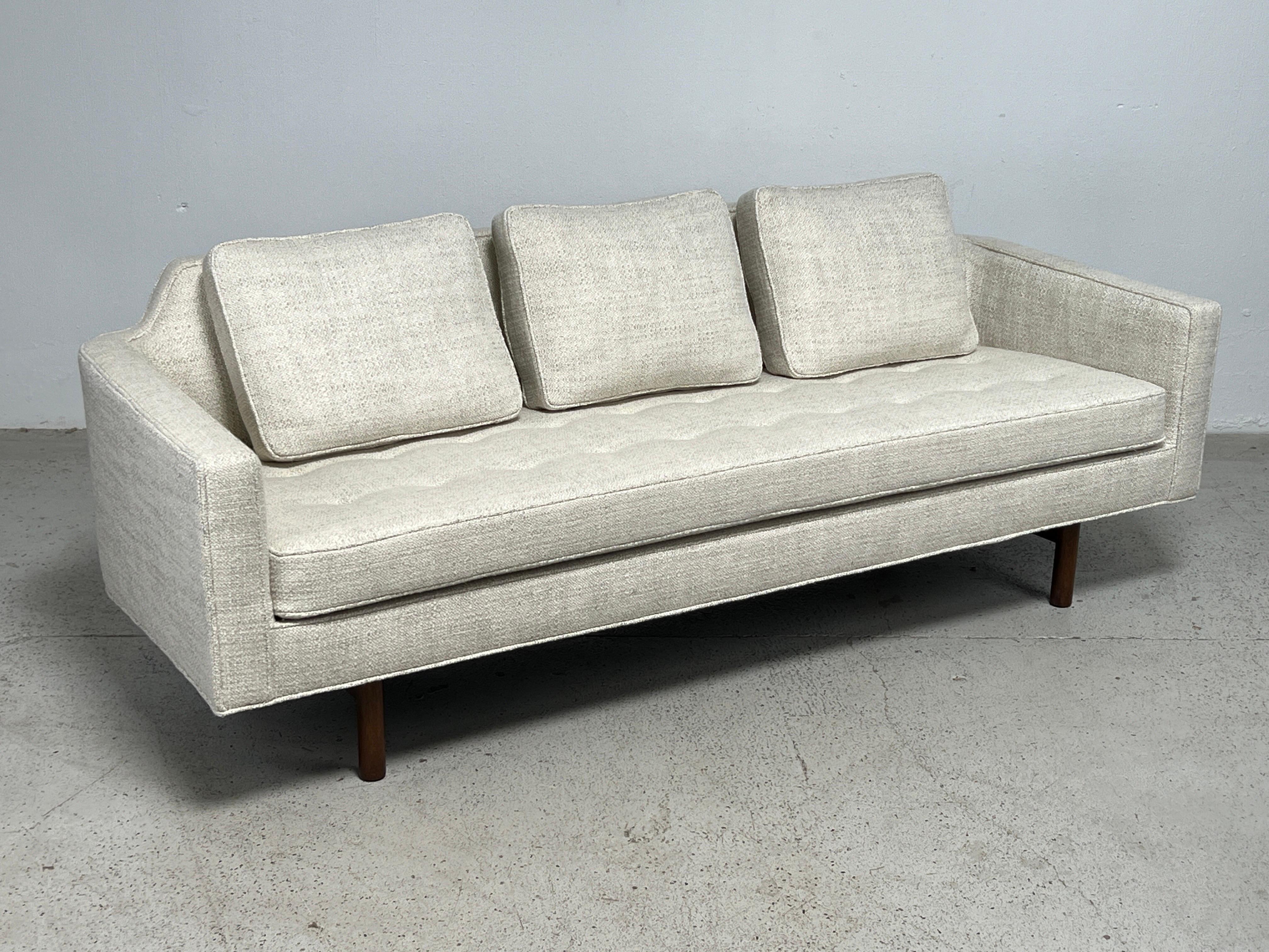 Sofa by Edward Wormley for Dunbar  For Sale 4