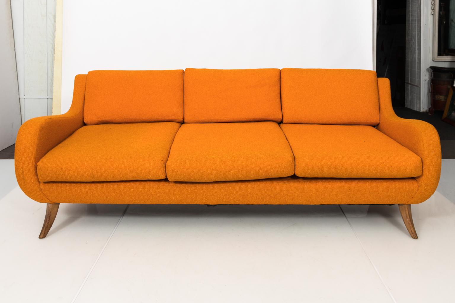 Sofa by Ernst Schwadron In Good Condition For Sale In Stamford, CT