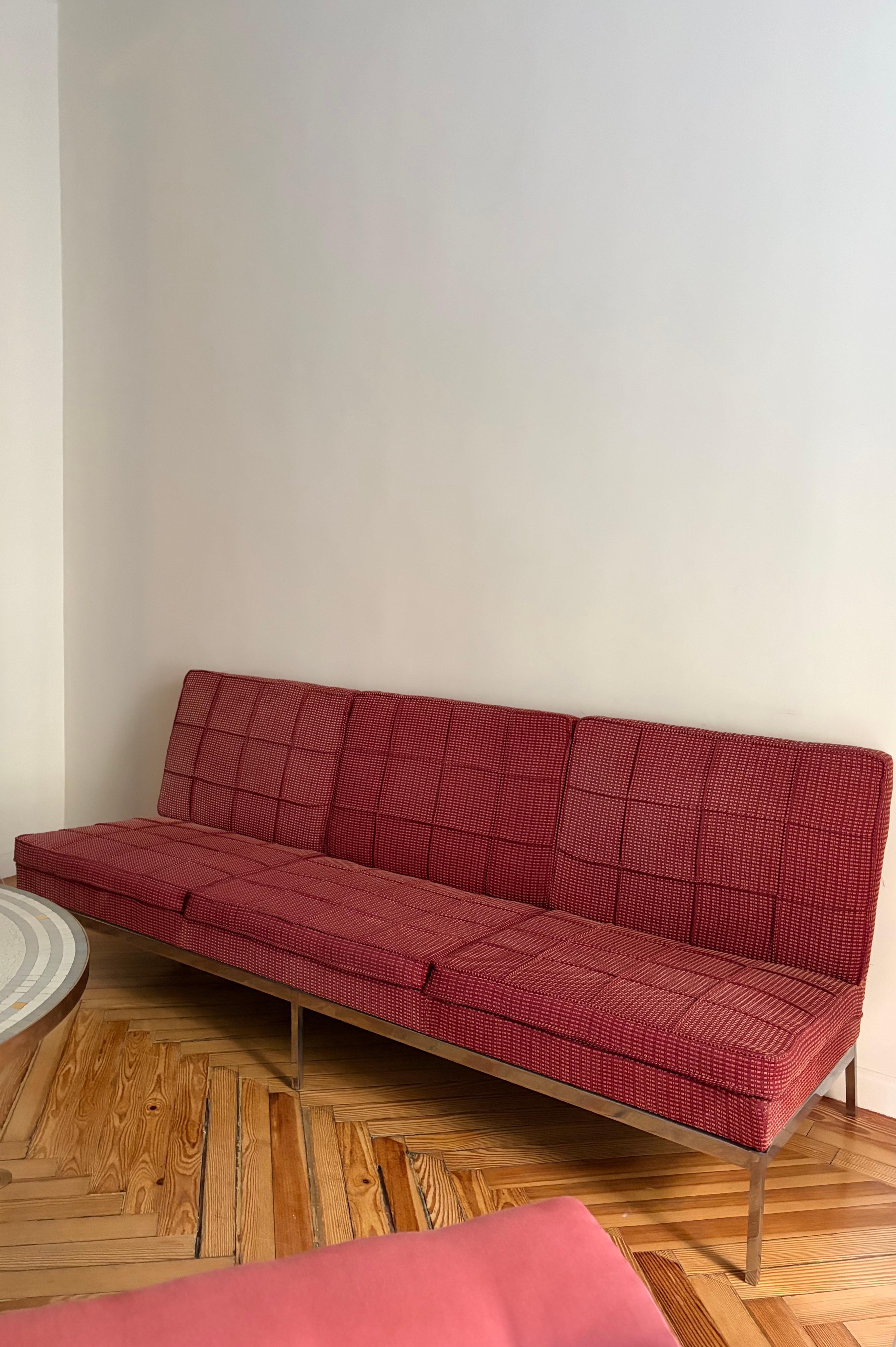 Sofa by Florence Knoll Bassett for Knoll Moderno de mediados de siglo en venta