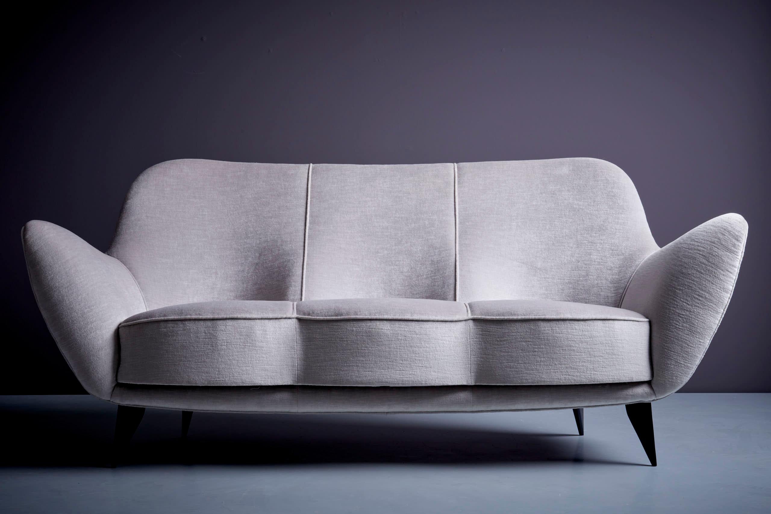 Sofa by Guglielmo Veronesi for ISA Bergamo in Silver / Light Gray, Italy, 1950s 3