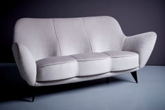 Sofa von Guglielmo Veronesi für ISA Bergamo in Silber / Hellgrau, Italien, 1950er Jahre