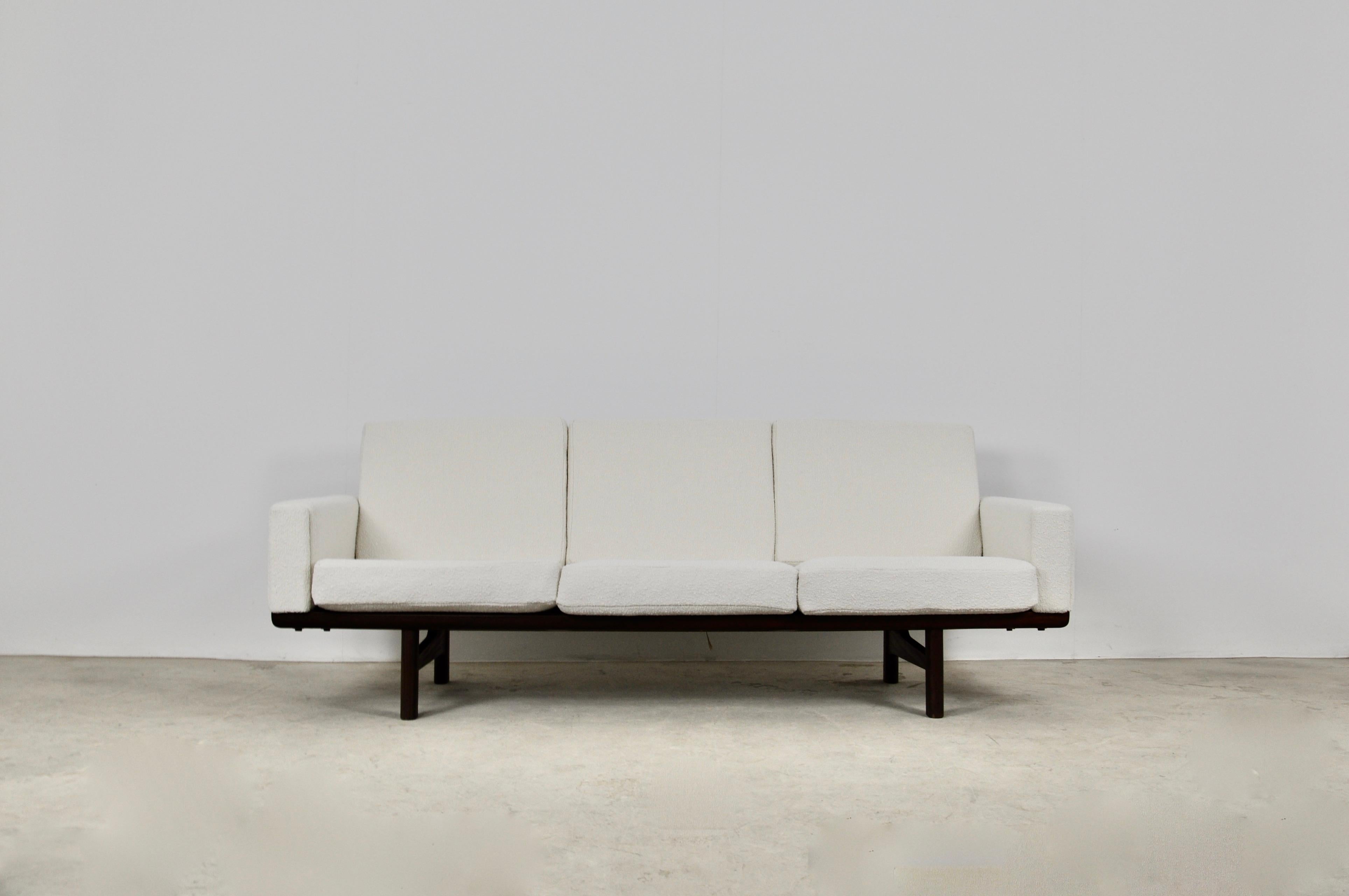 Sofa by Hans J. Wegner for GETAMA, 1960s 1