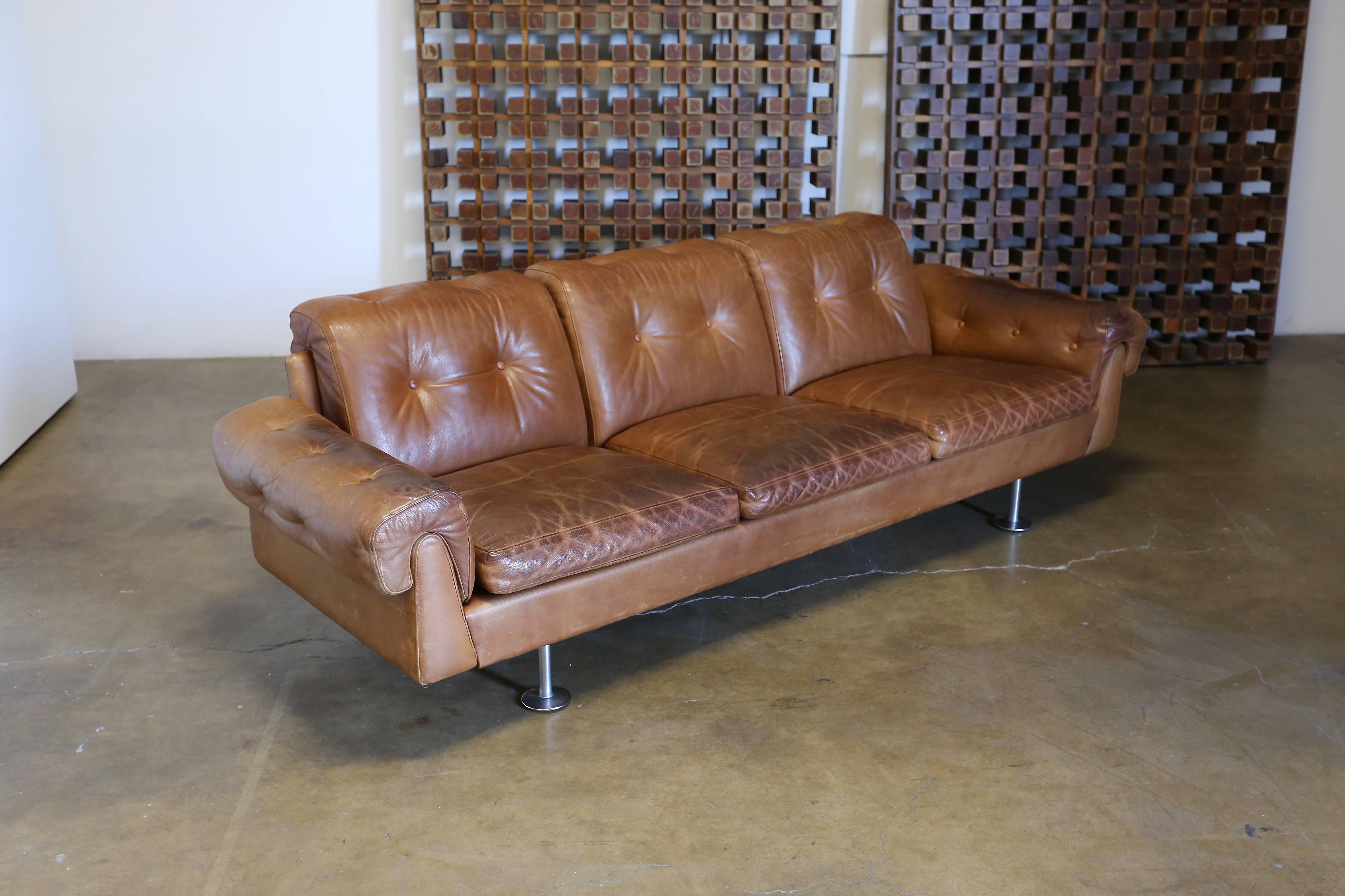 Brown leather sofa by Illum Wikkelsø for Ryesberg Møbler. Beautiful original patina to the high quality leather.