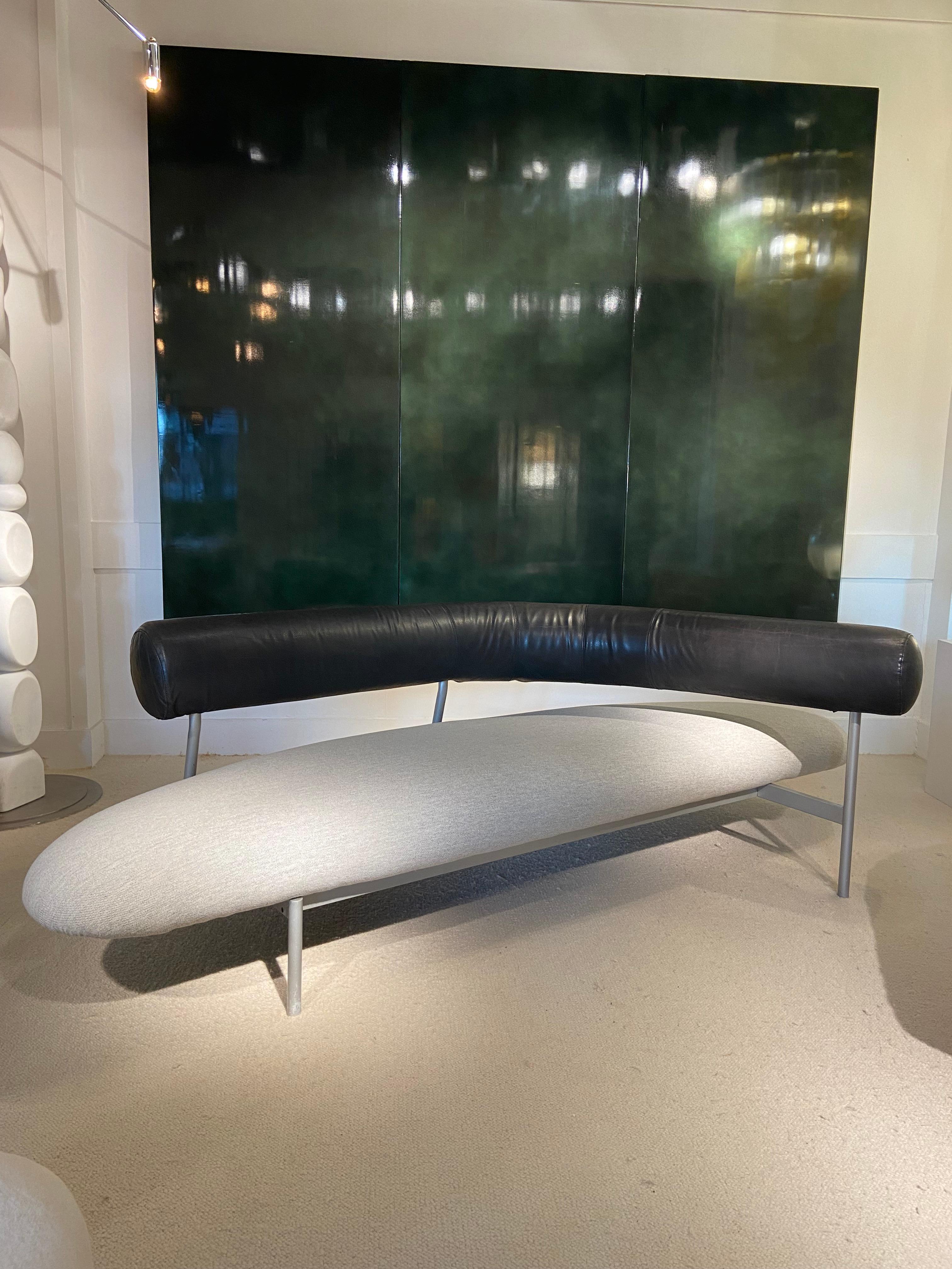 Sofa by Javier Mariscal with original leather - Espagne 1985 3