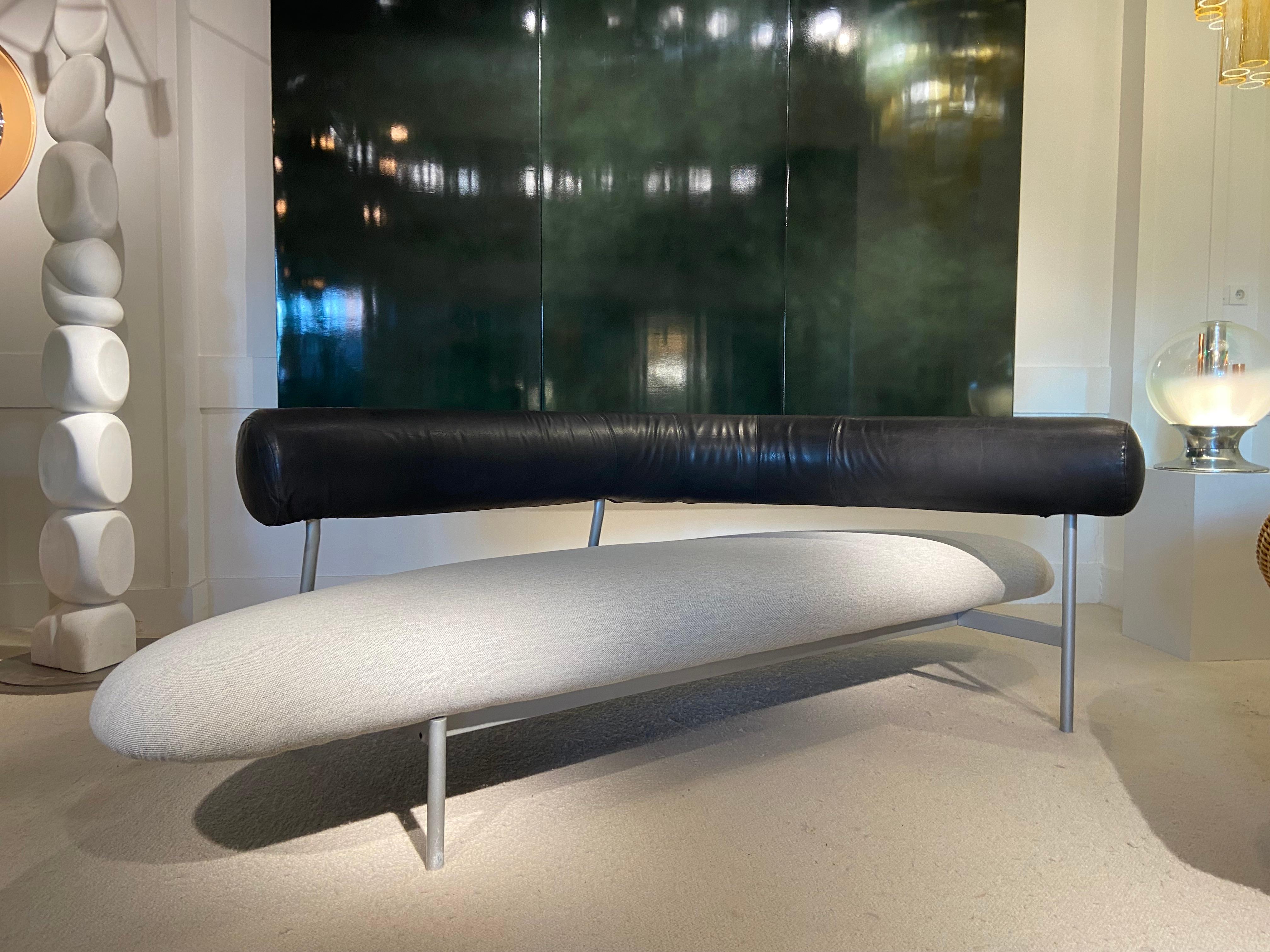 Sofa by Javier Mariscal with original leather - Espagne 1985 4