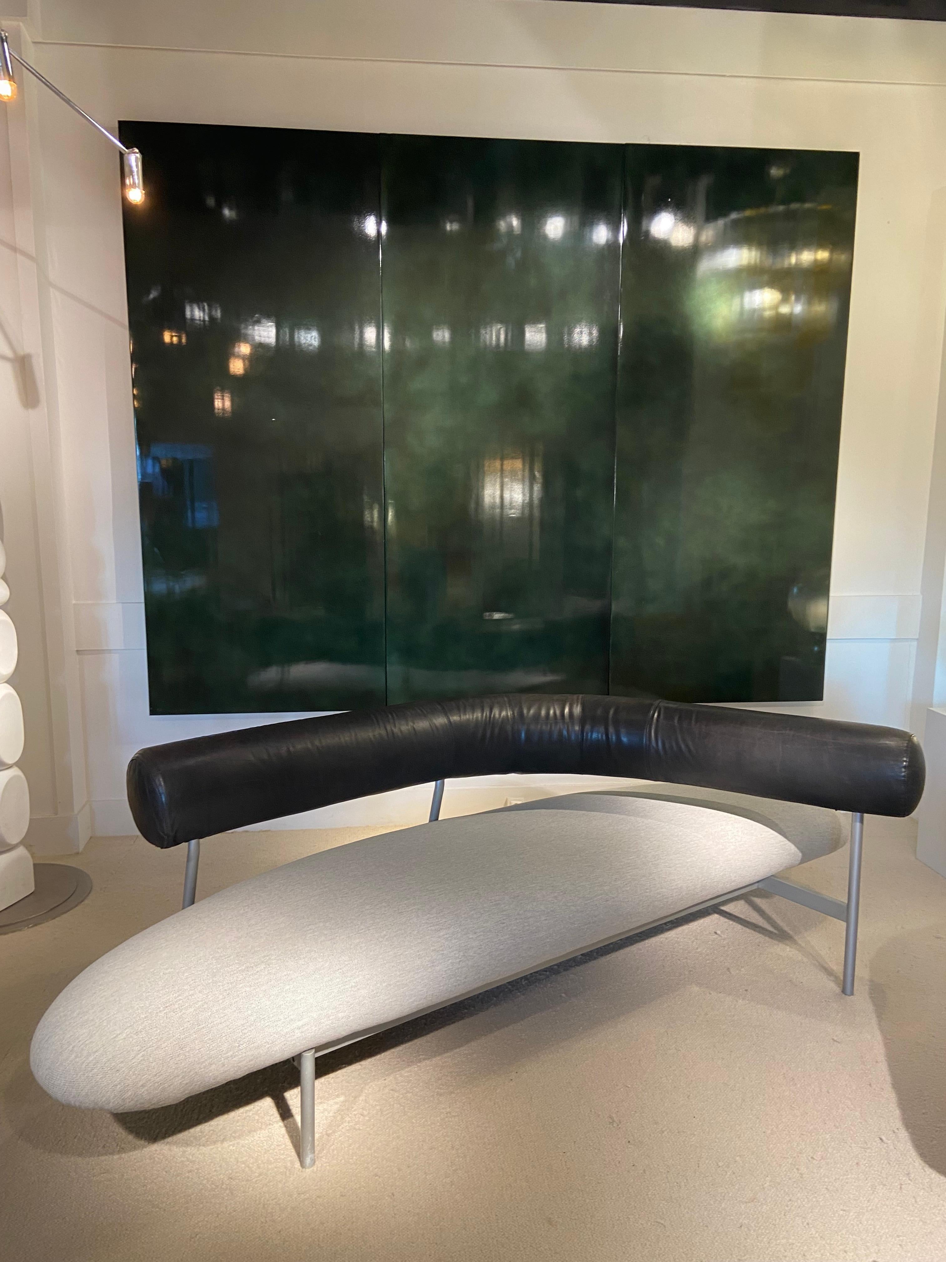 Mid-Century Modern Sofa by Javier Mariscal with original leather - Espagne 1985