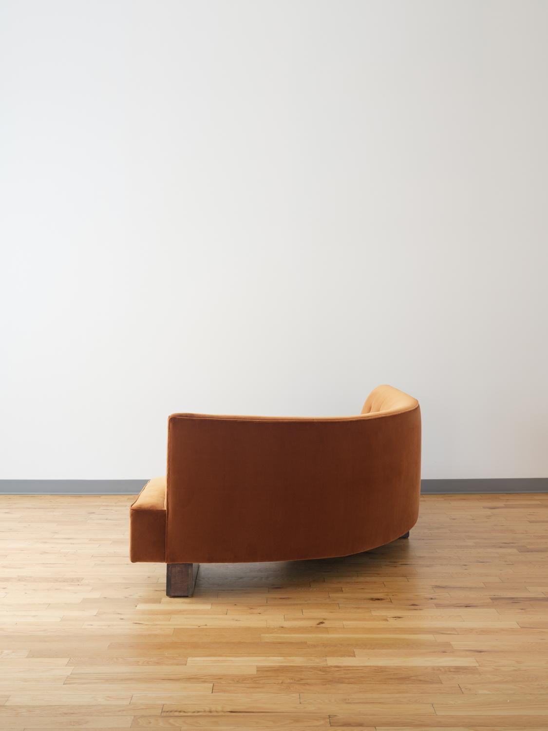 Sofa von Joaquim Tenreiro, 1960er Jahre im Zustand „Hervorragend“ im Angebot in New York, NY