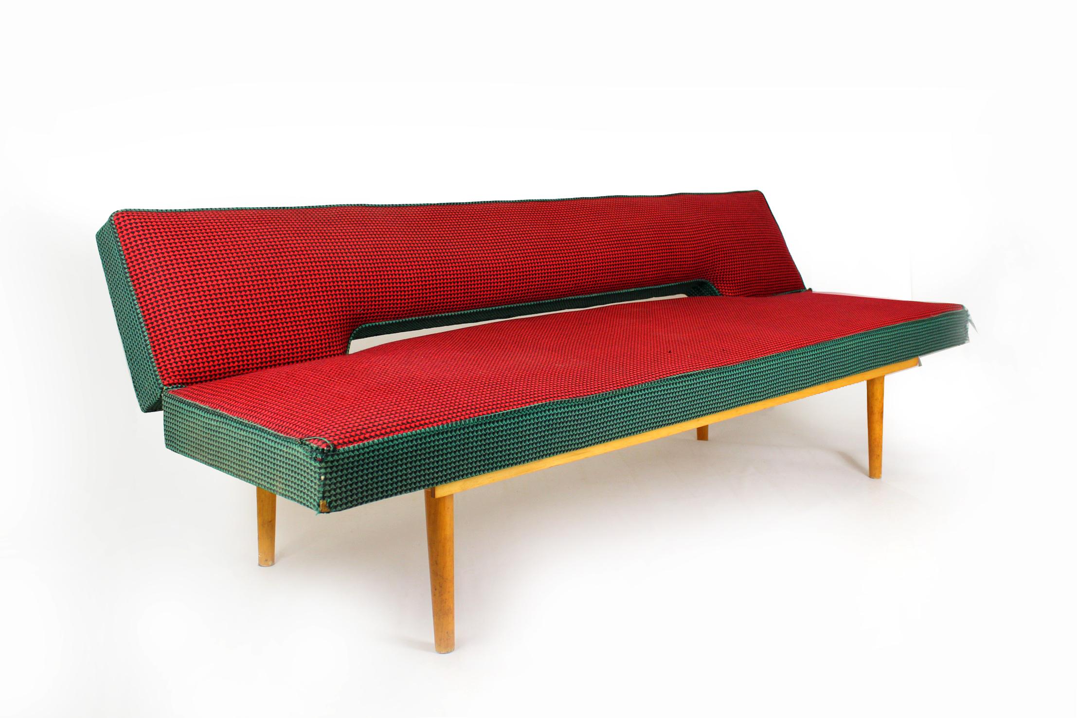 Sofa by Miroslav Navratil for Drevopodnik Brno, 1960s im Angebot 6