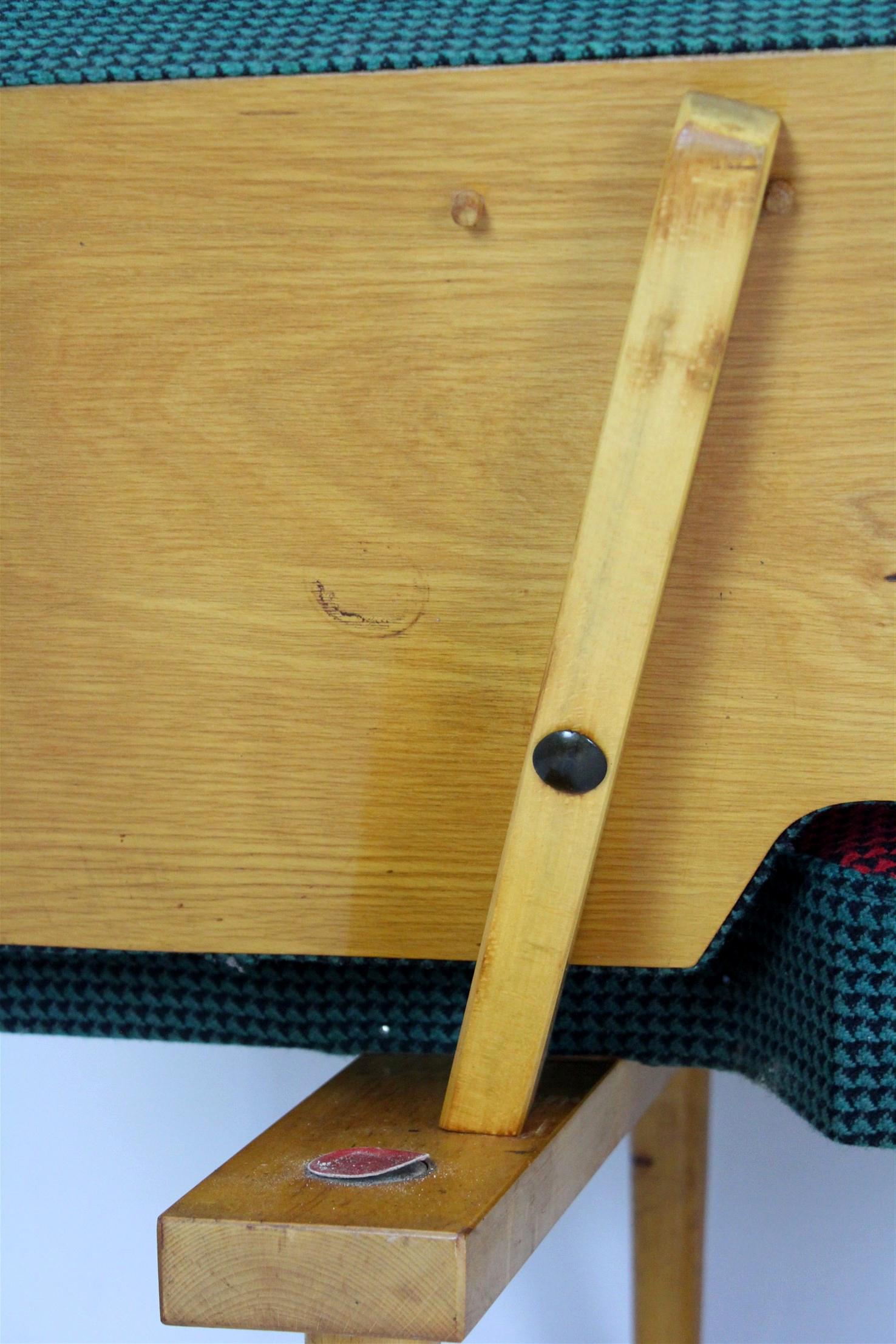 Sofa by Miroslav Navratil for Drevopodnik Brno, 1960s im Angebot 10