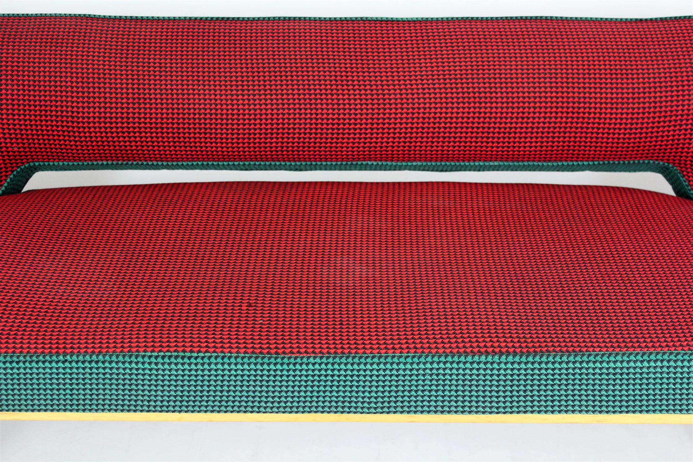 Sofa by Miroslav Navratil for Drevopodnik Brno, 1960s im Zustand „Relativ gut“ im Angebot in Żory, PL