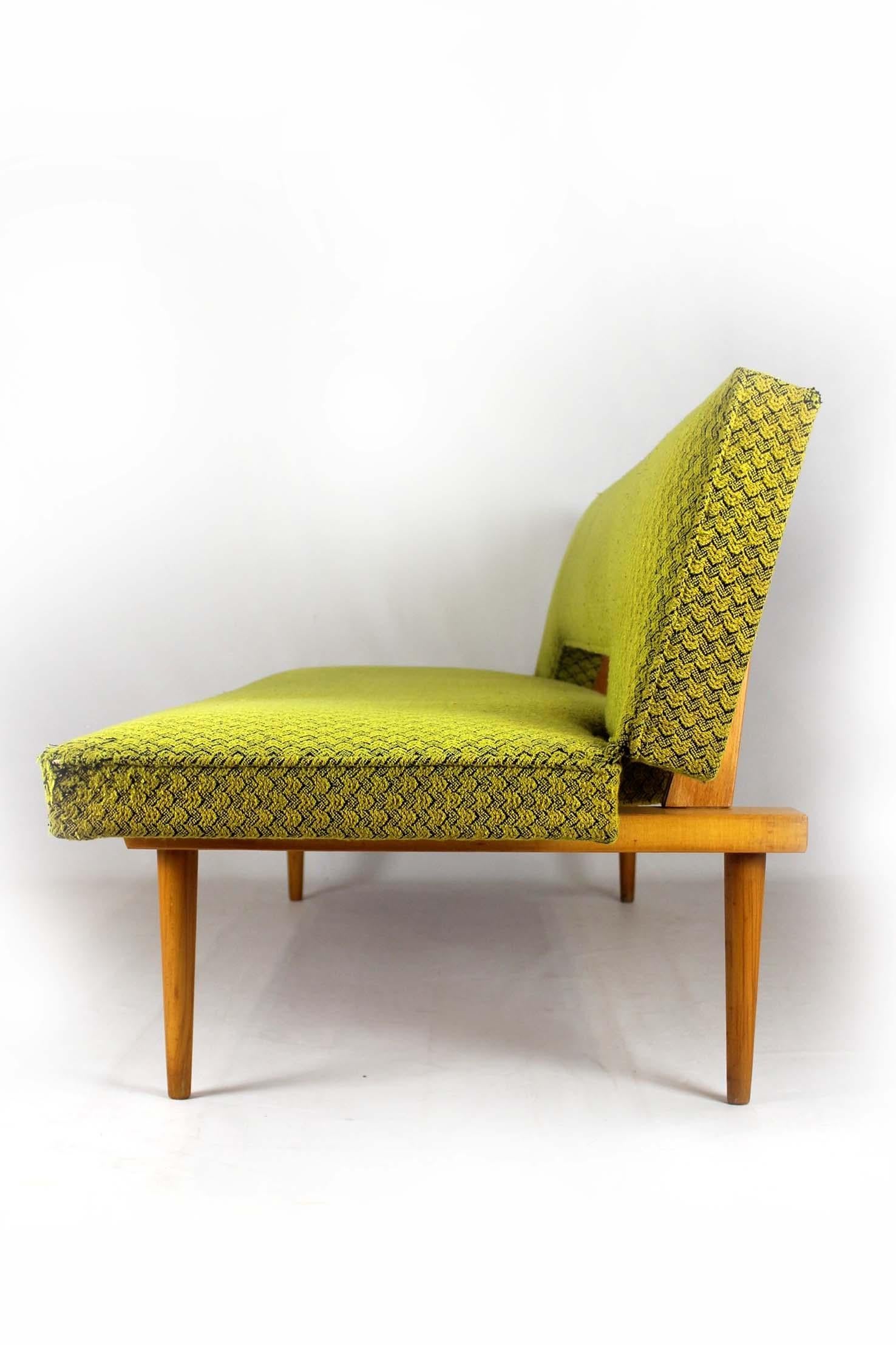 Sofa by Miroslav Navratil for Drevopodnik Brno, 1960s 3