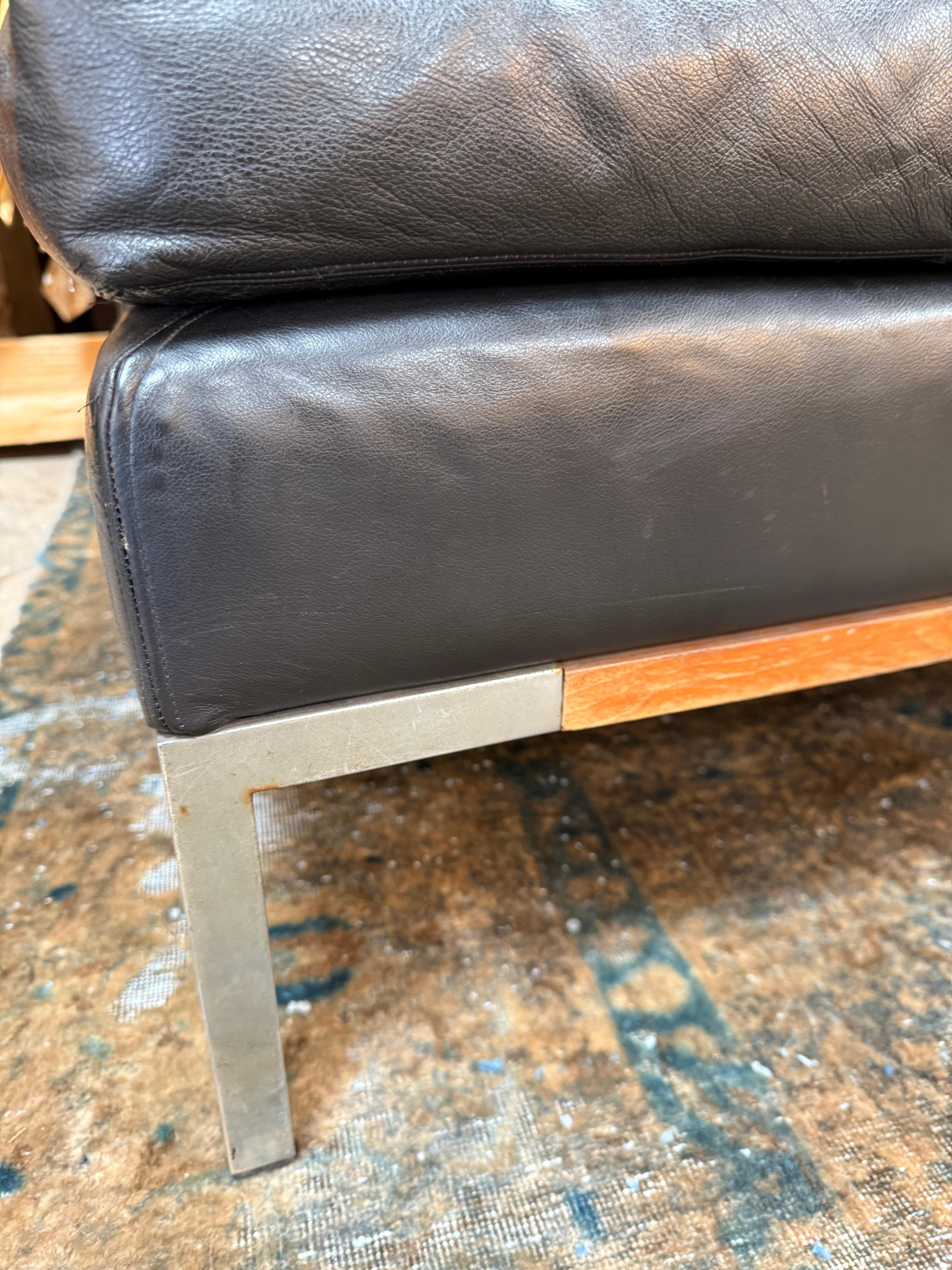 Sofa von Pizzetti, Set - Sofa und zwei Sessel aus Leder. Italien 70er Jahre (Ende des 20. Jahrhunderts) im Angebot