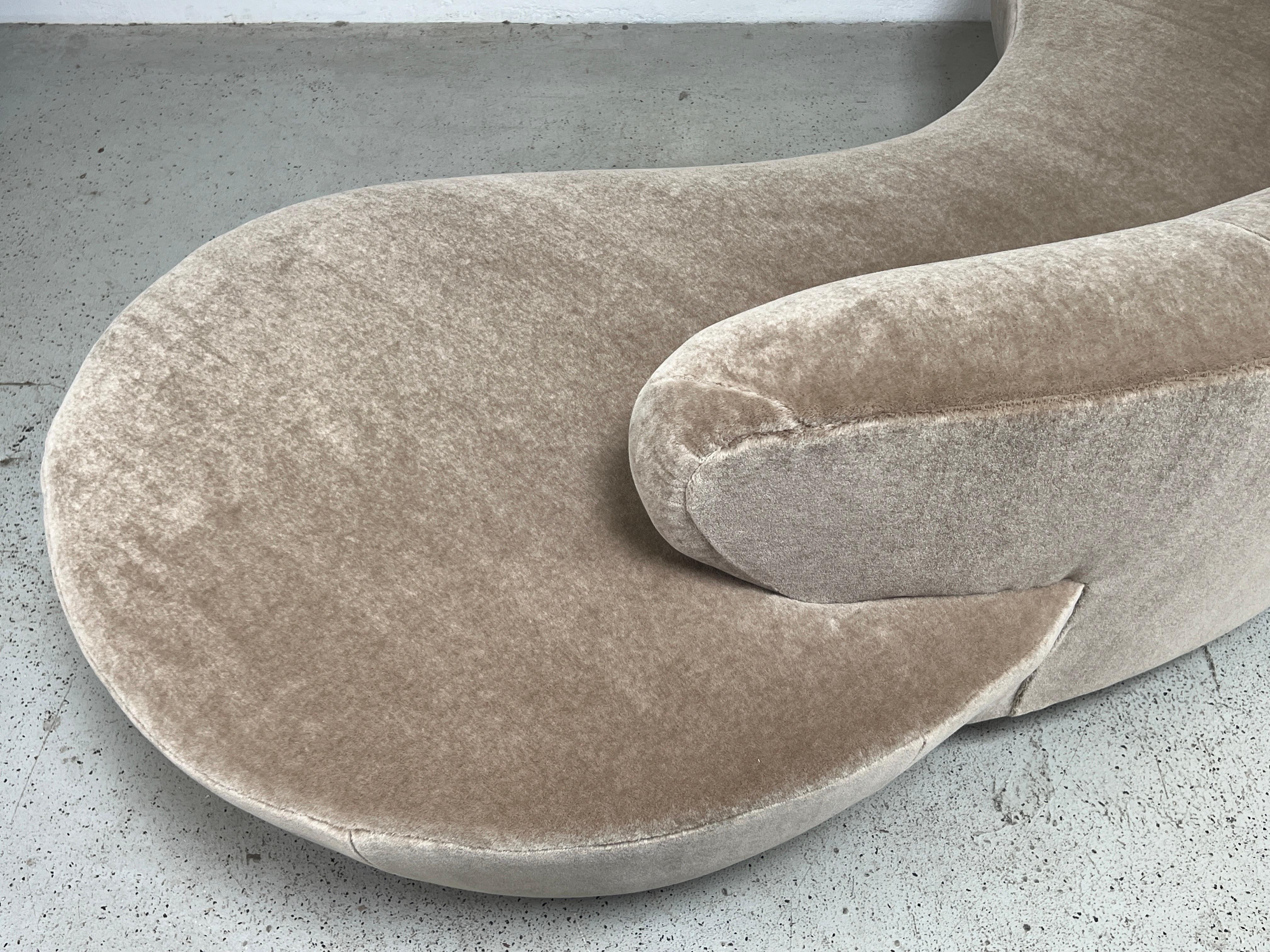 Sofa by Vladimir Kagan for Directional 12
