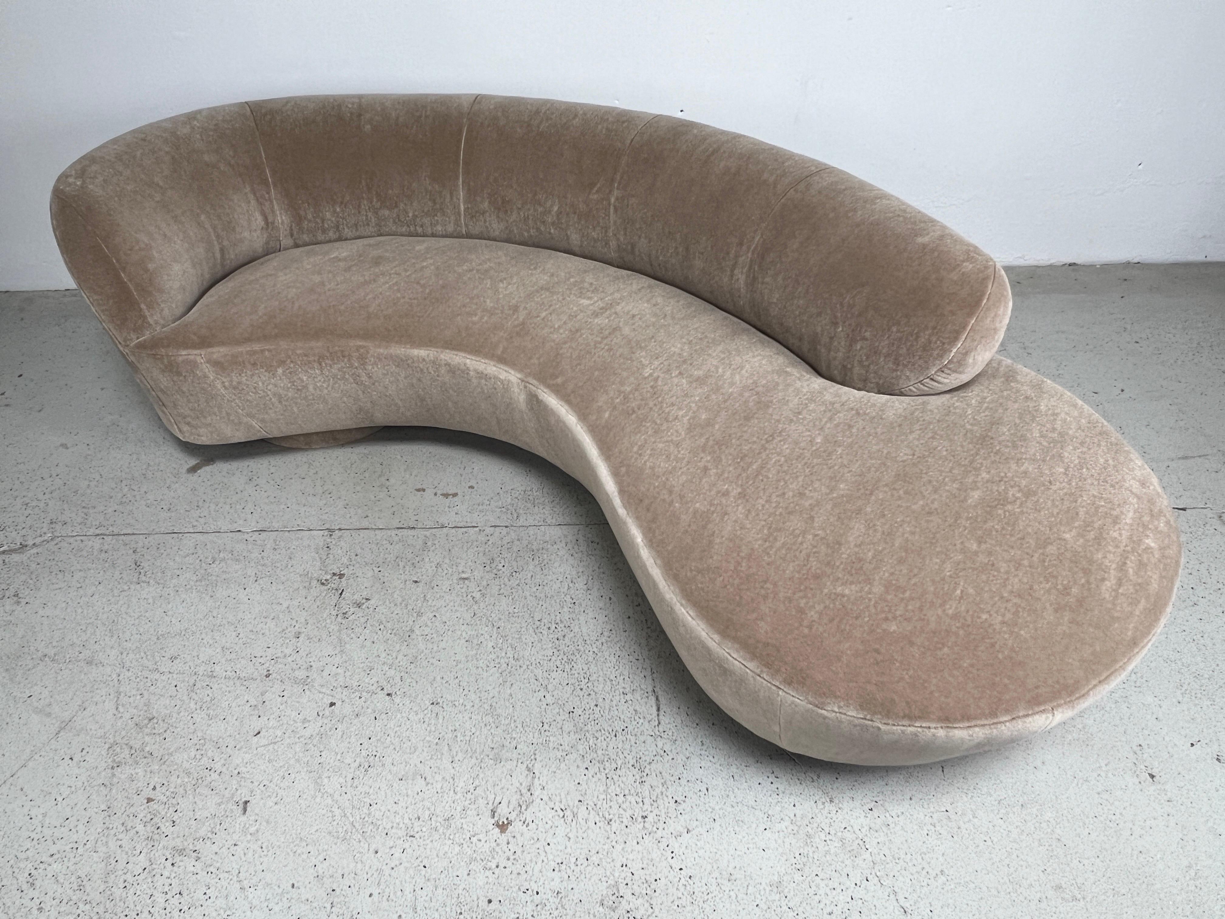 Sofa by Vladimir Kagan for Directional 1