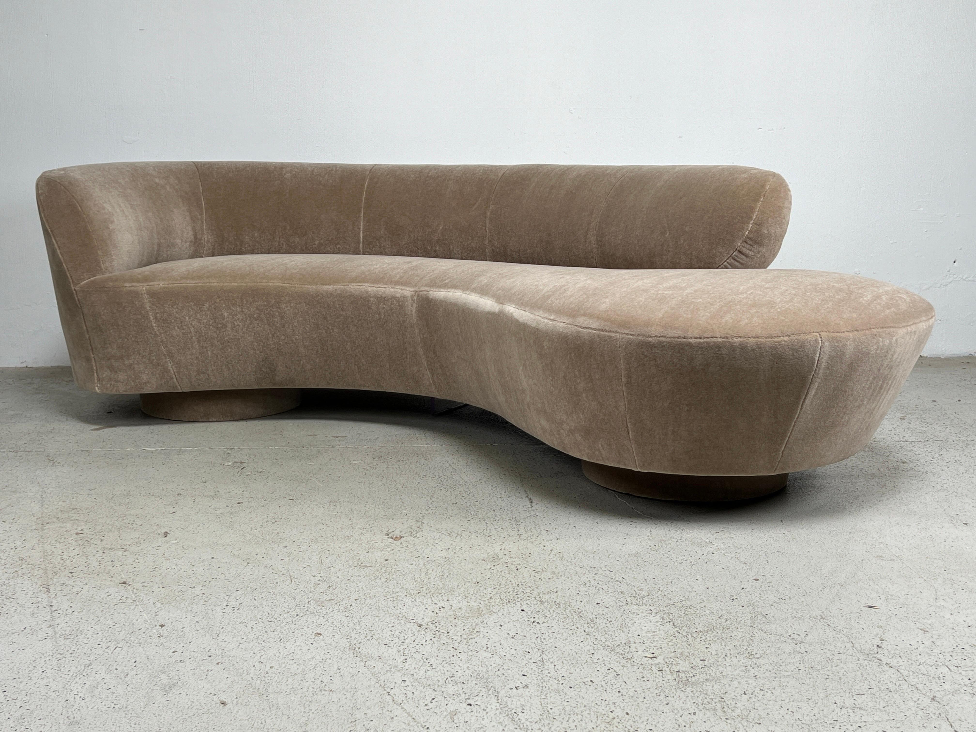 Sofa by Vladimir Kagan for Directional 2