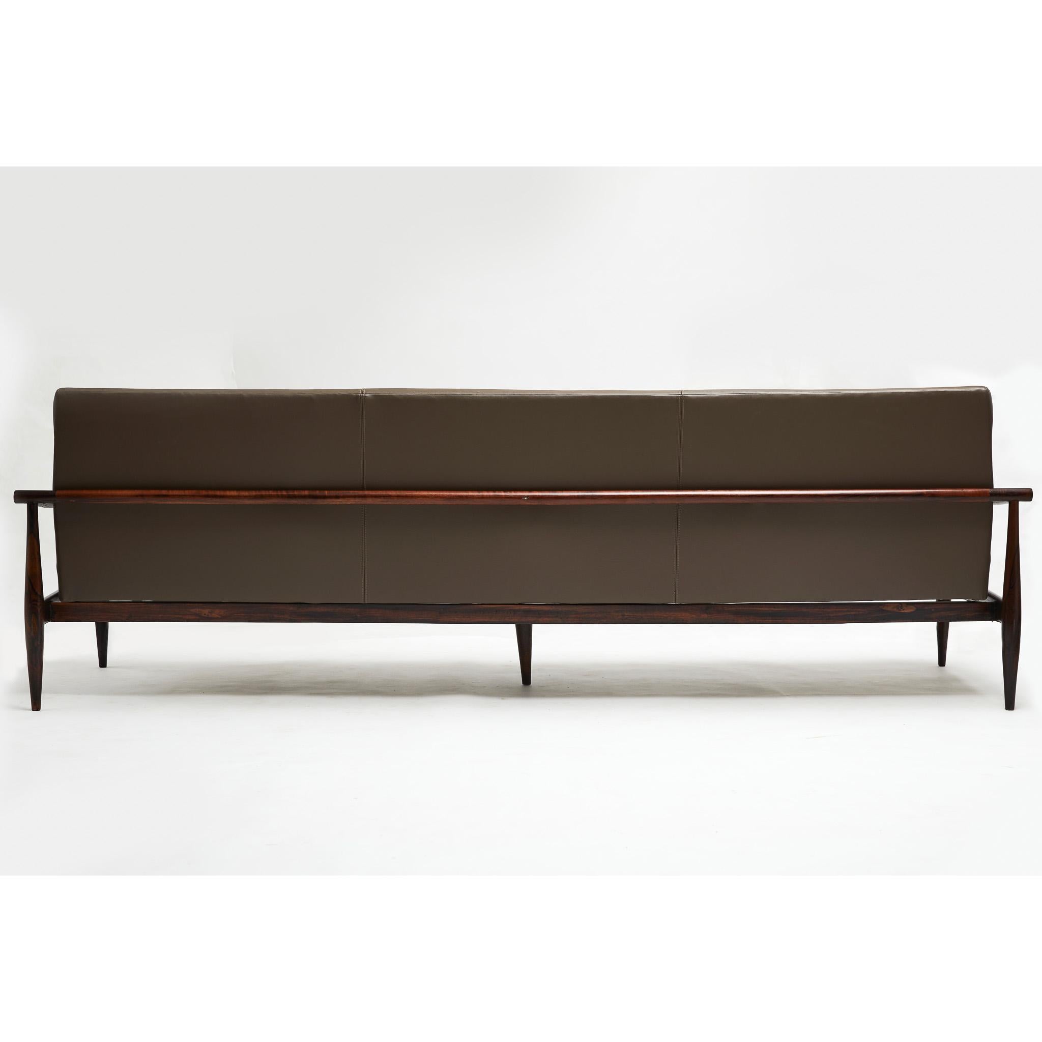 Brazilian Modern Sofa in Hardwood &Brown Leather by Liceu De Artes 1960 In Good Condition In New York, NY