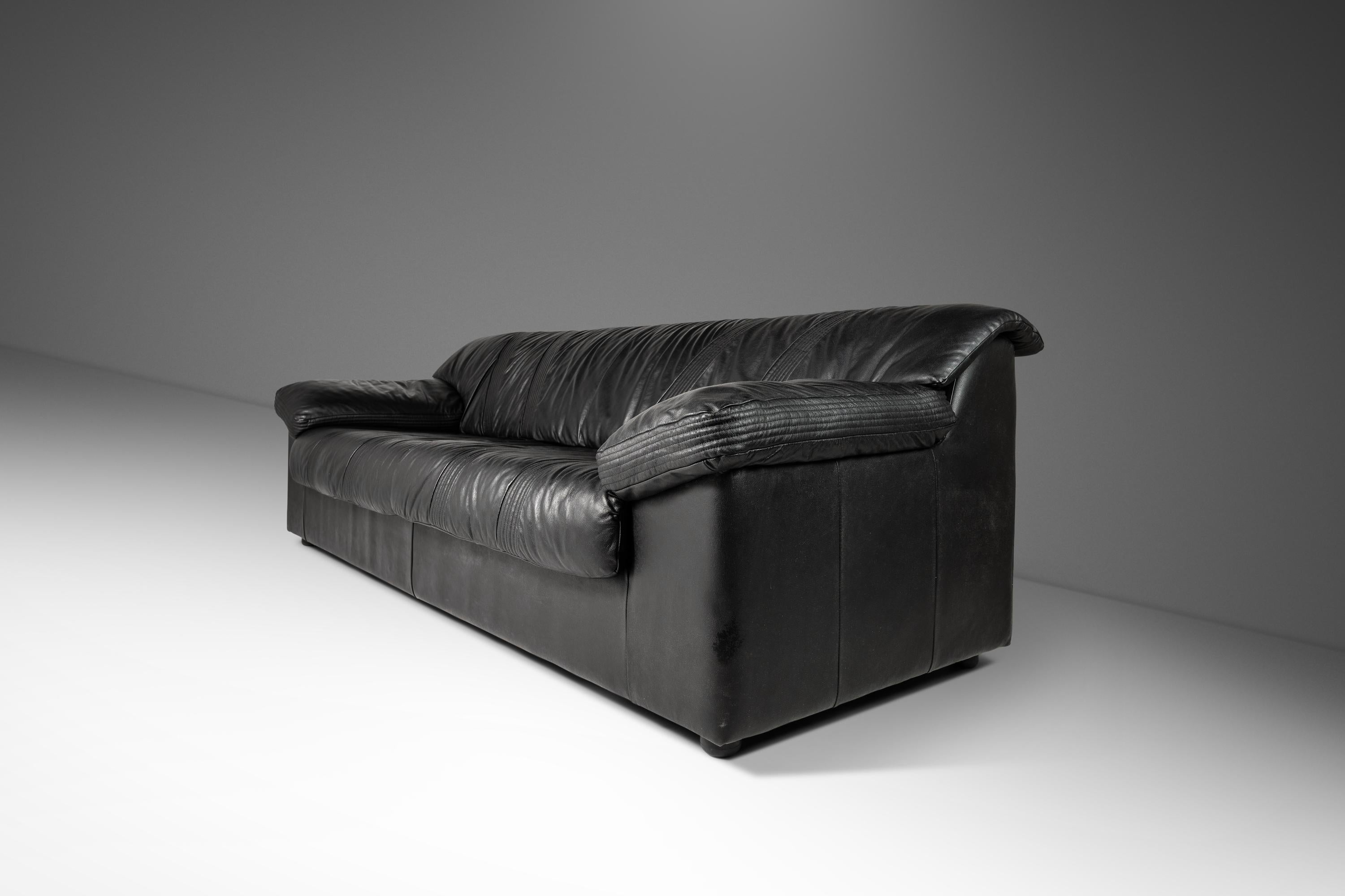 Set di divani e sedie di Natuzzi Attribuito a Pierluigi Cerri, Italia, anni '90 ca. In condizioni buone in vendita a Deland, FL