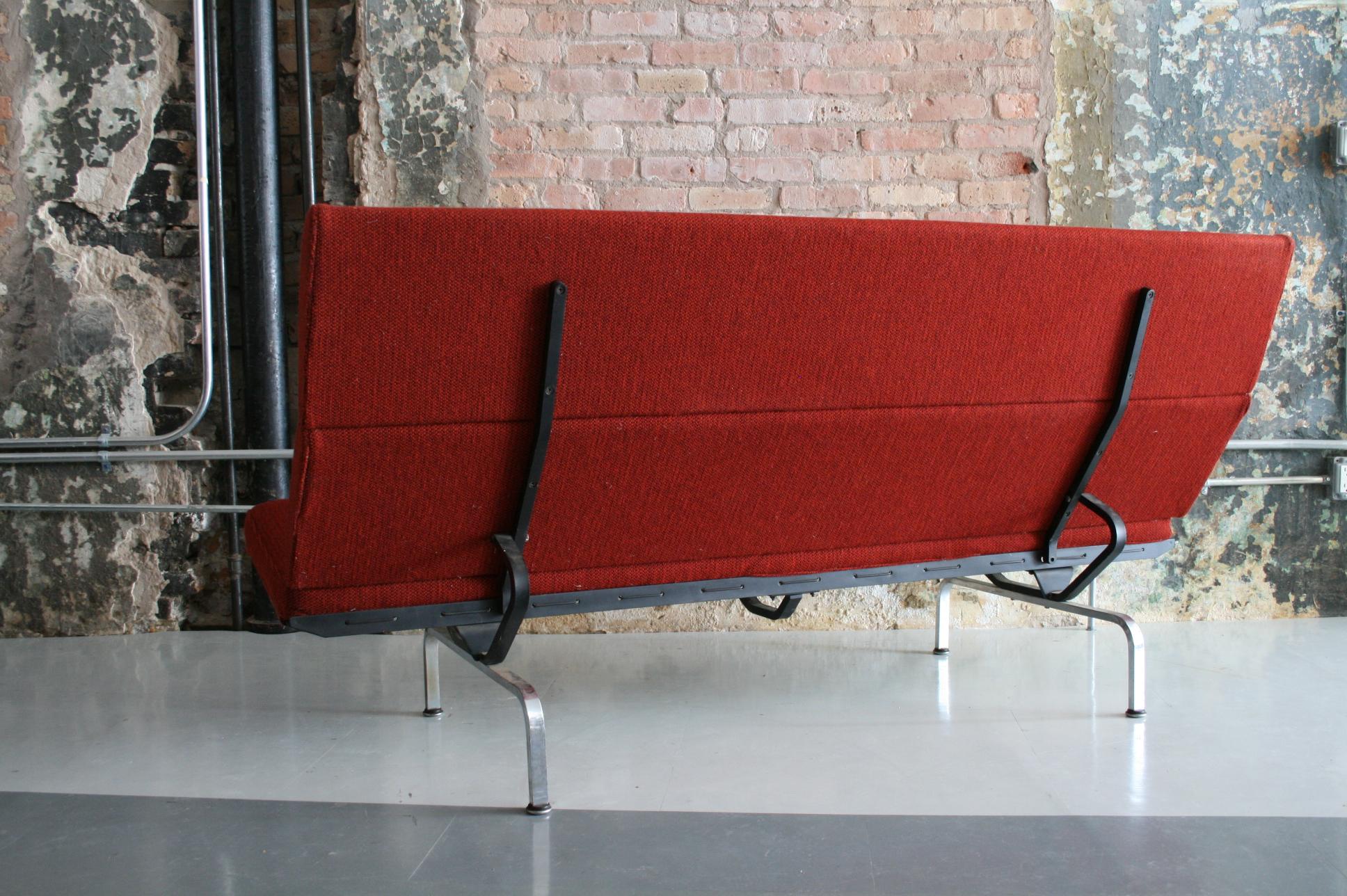 Sofa Compact by Ray and Charles Eames for Herman Miller 1