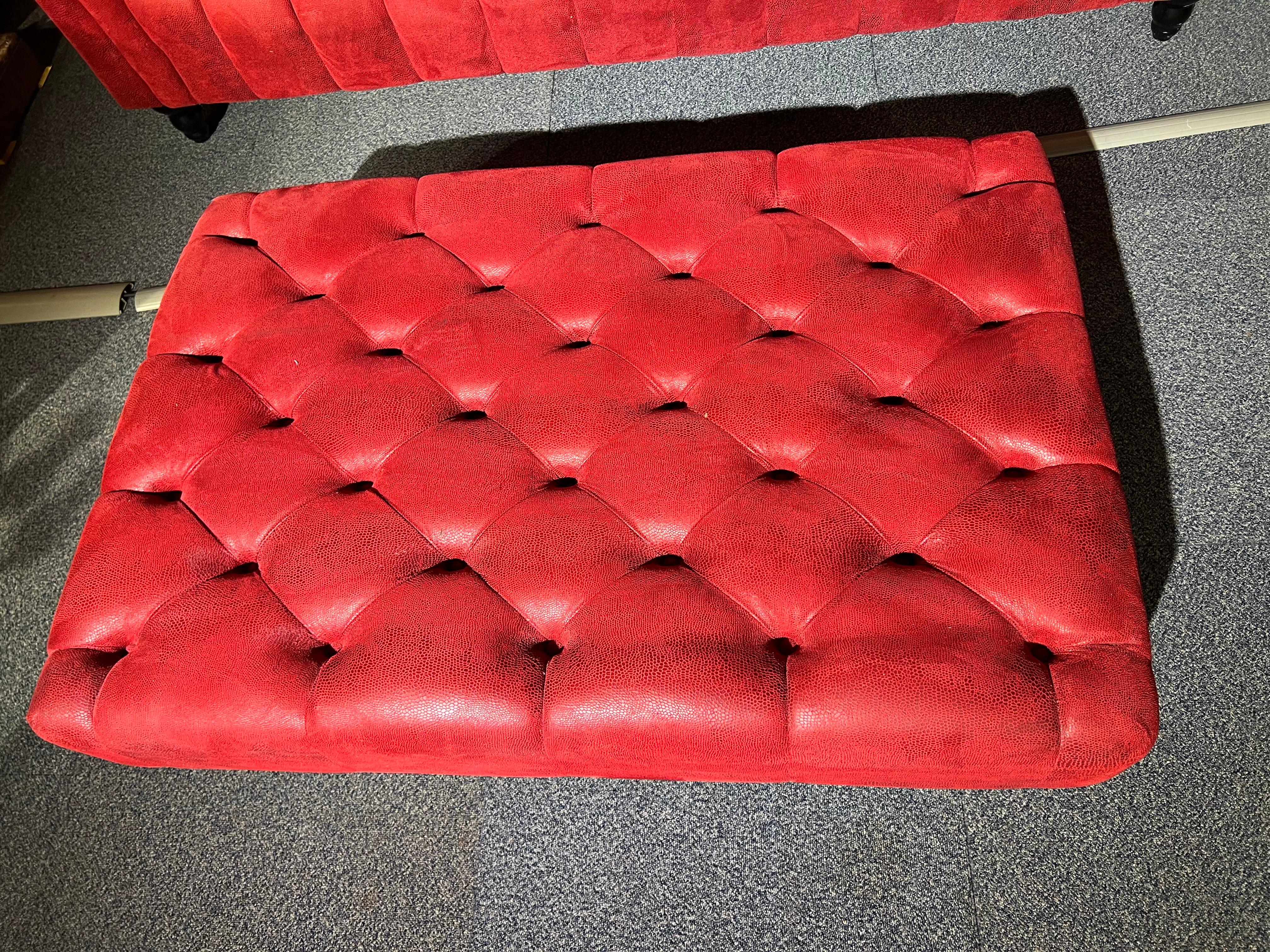 Sofa / Couch Chesterfield Luxury Baroque Style Design Velvet Red Alcantara Look For Sale 9