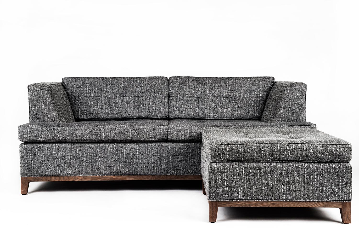 Sofa, Couch, Mid-Century Modern-Stil, maßgefertigt, Polsterung, Hartholz, Semigood  (21. Jahrhundert und zeitgenössisch) im Angebot