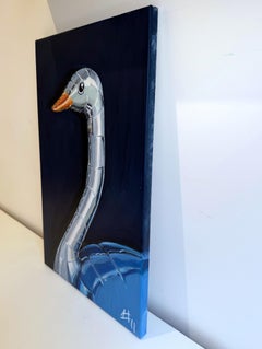 Retrato acrílico de avestruz hinchable de plata en formato vertical, Dama Truthi III