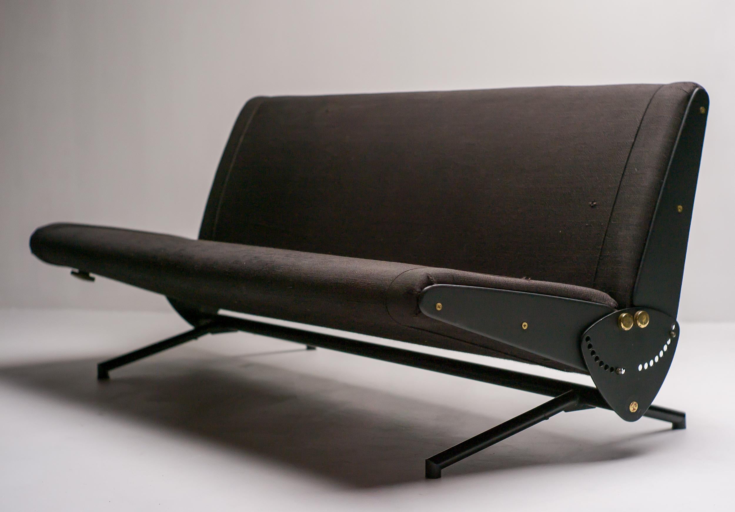 Mid-Century Modern Sofa D70 by Osvaldo Borsani for Tecno