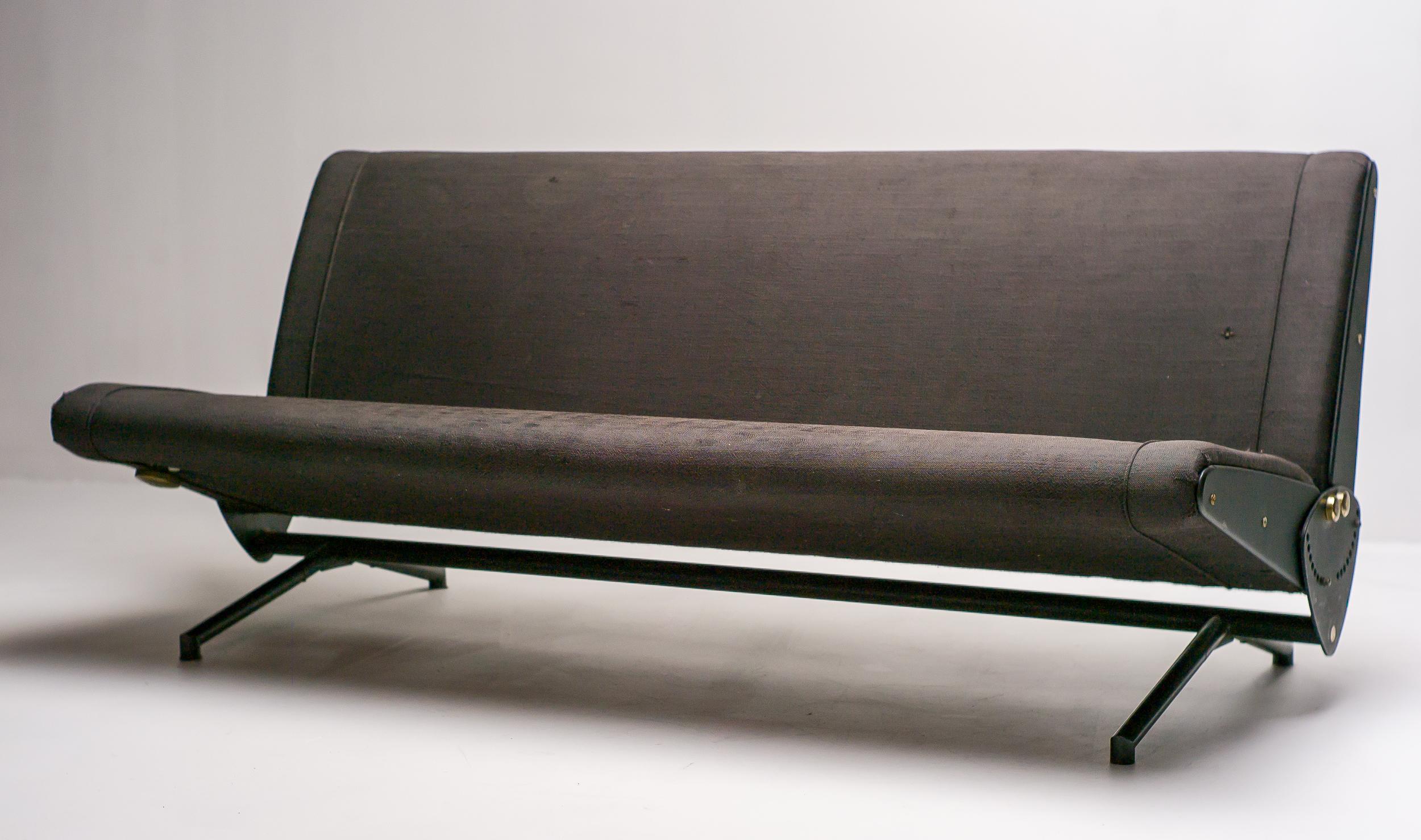 Mid-20th Century Sofa D70 by Osvaldo Borsani for Tecno