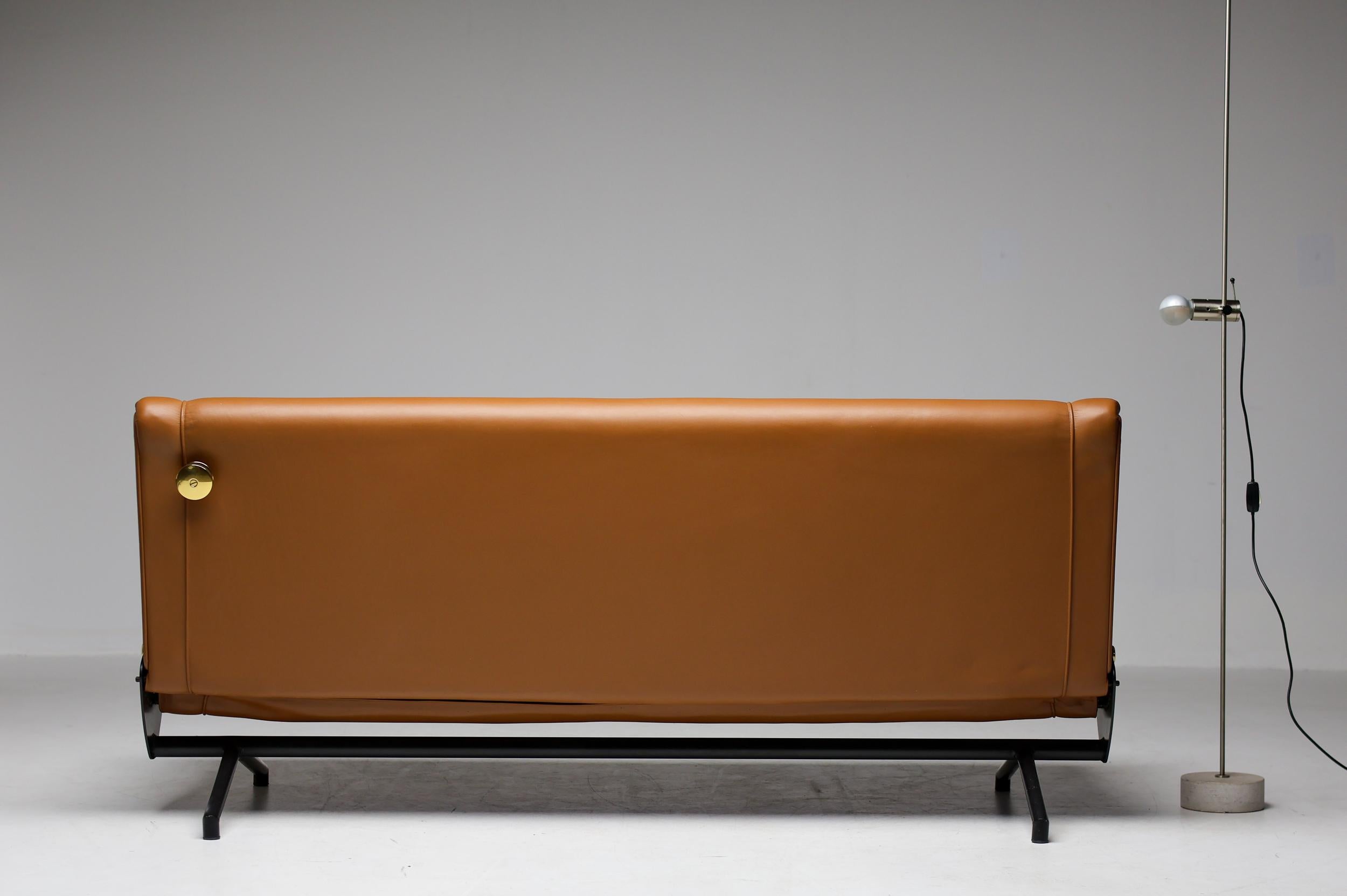 Sofa D70 in Cuoio Leather by Osvaldo Borsani for Tecno For Sale 5