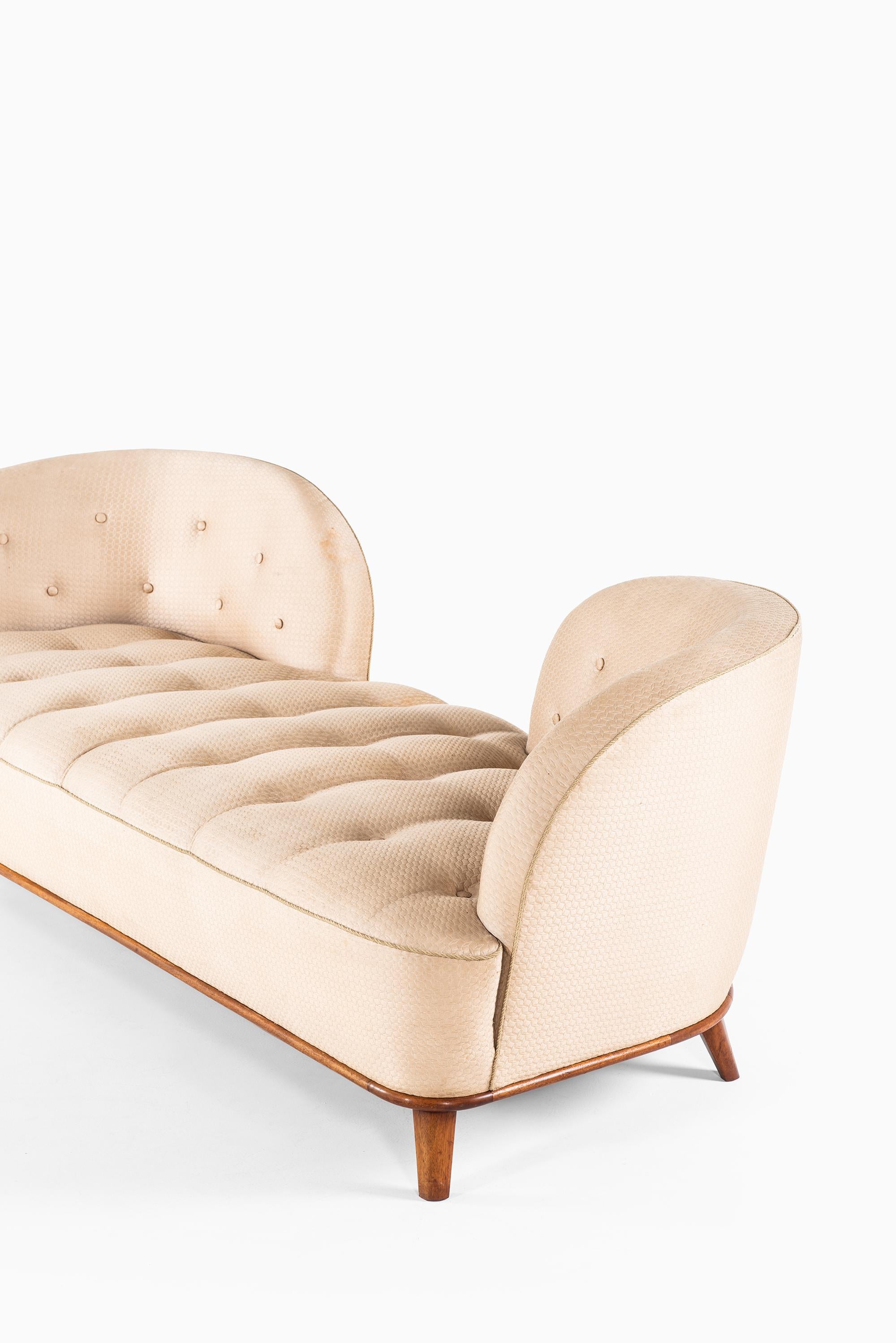 Mid-20th Century Sofa / Daybed Attributed to Tor Wolfenstein