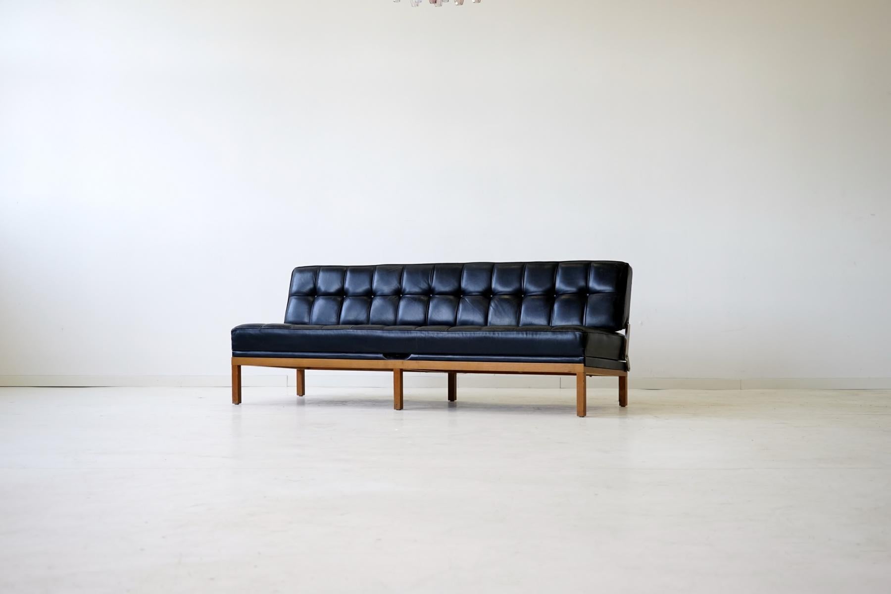 Sofa / Daybed Constance by Johannes Spalt for Wittmann, 1961
Early model from 1961 in very nice original condition

Here is the Classic in black supple original leather.
The foam is impeccable and the mechanism works great.

Very high-quality